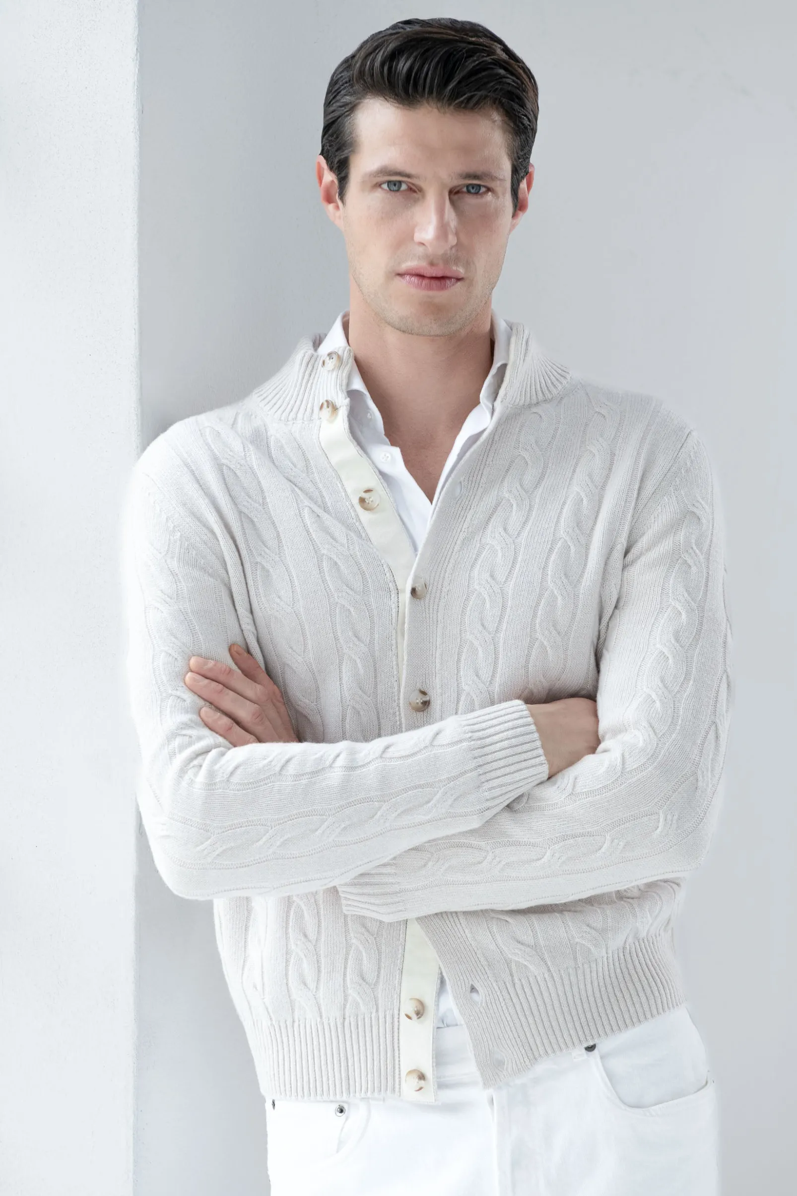beige_cable_knit_cardigan_0.webp Beige cable knit cardigan – Made in Italy