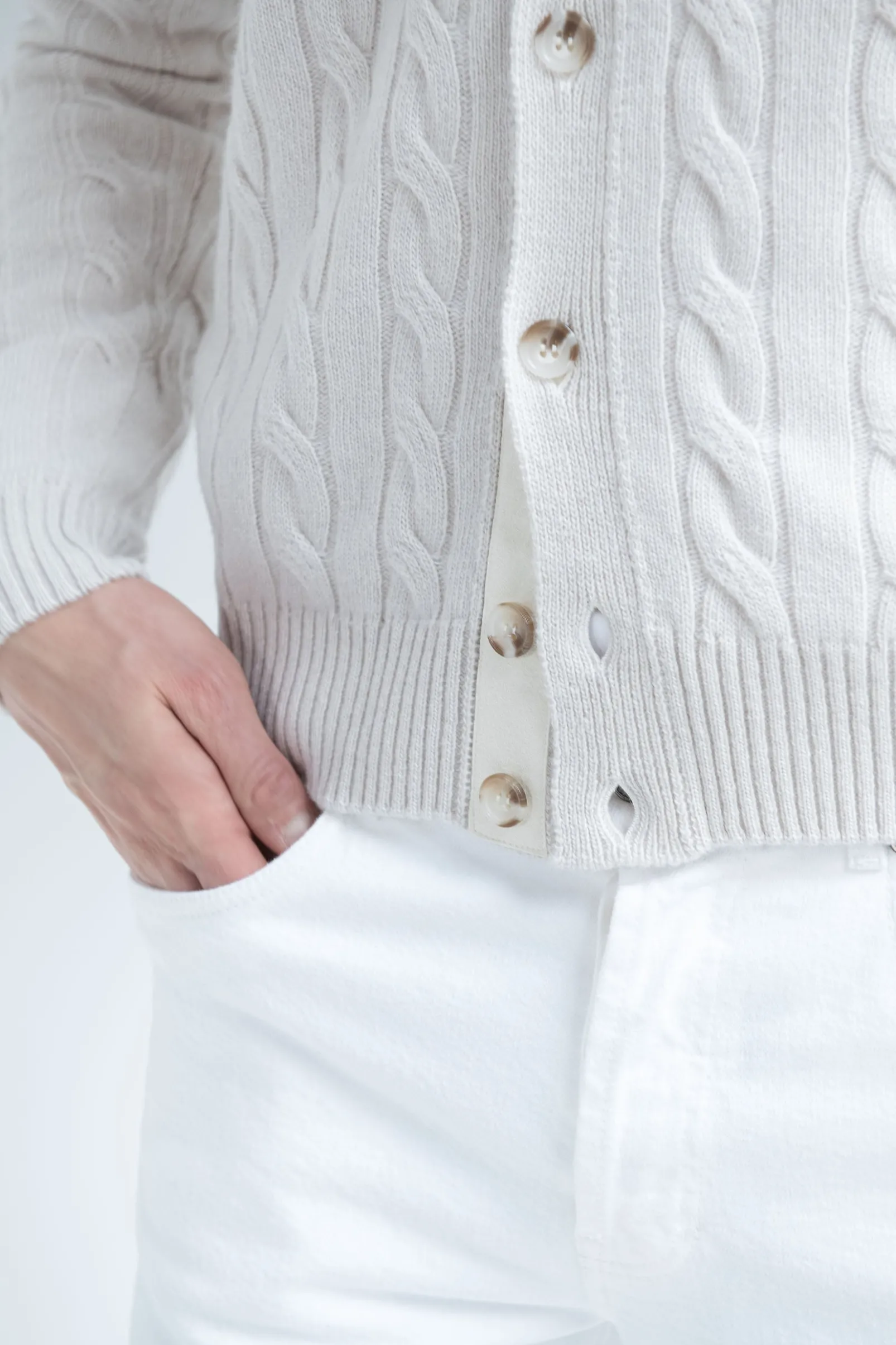 beige_cable_knit_cardigan_3.webp Beige cable knit cardigan – Made in Italy