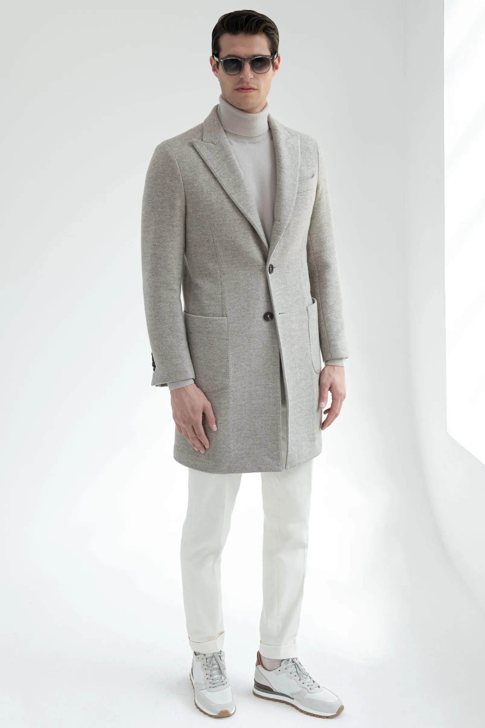 beige_herringbone_peak_la_0.webp Beige herringbone peak lapel coat – Made in Italy