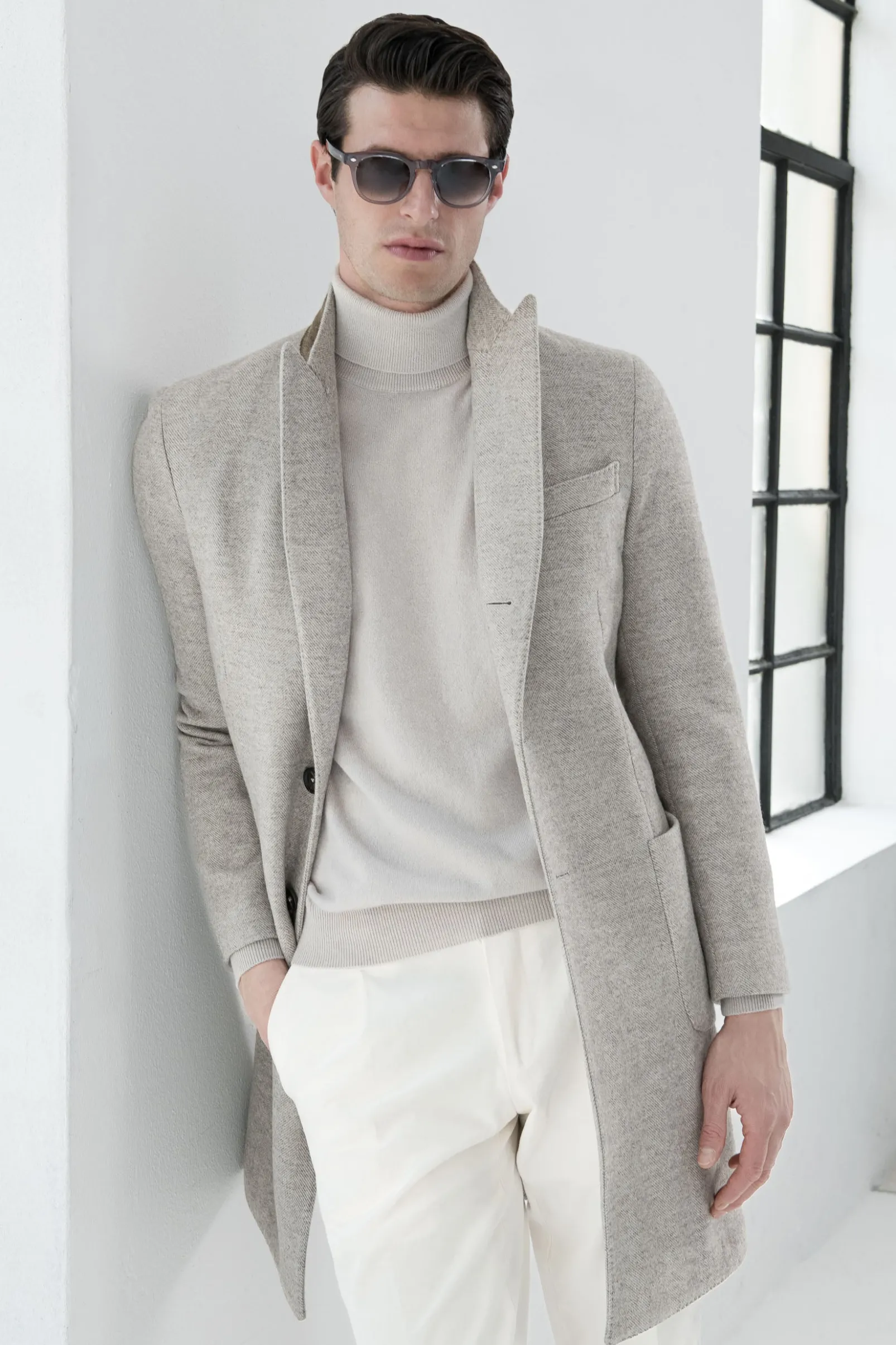 beige_herringbone_peak_la_4.webp Beige herringbone peak lapel coat – Made in Italy