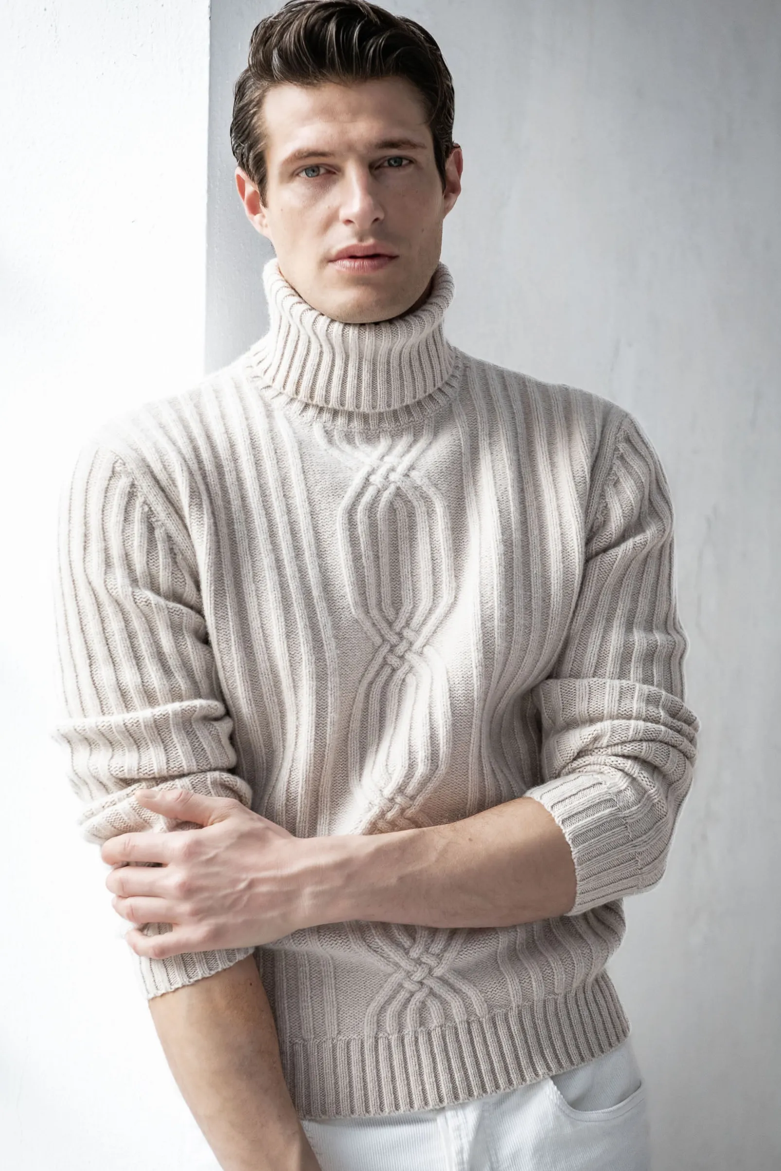beige_jacquard_patterned__2.webp Beige jacquard patterned wool & cashmere turtleneck – Made in Italy