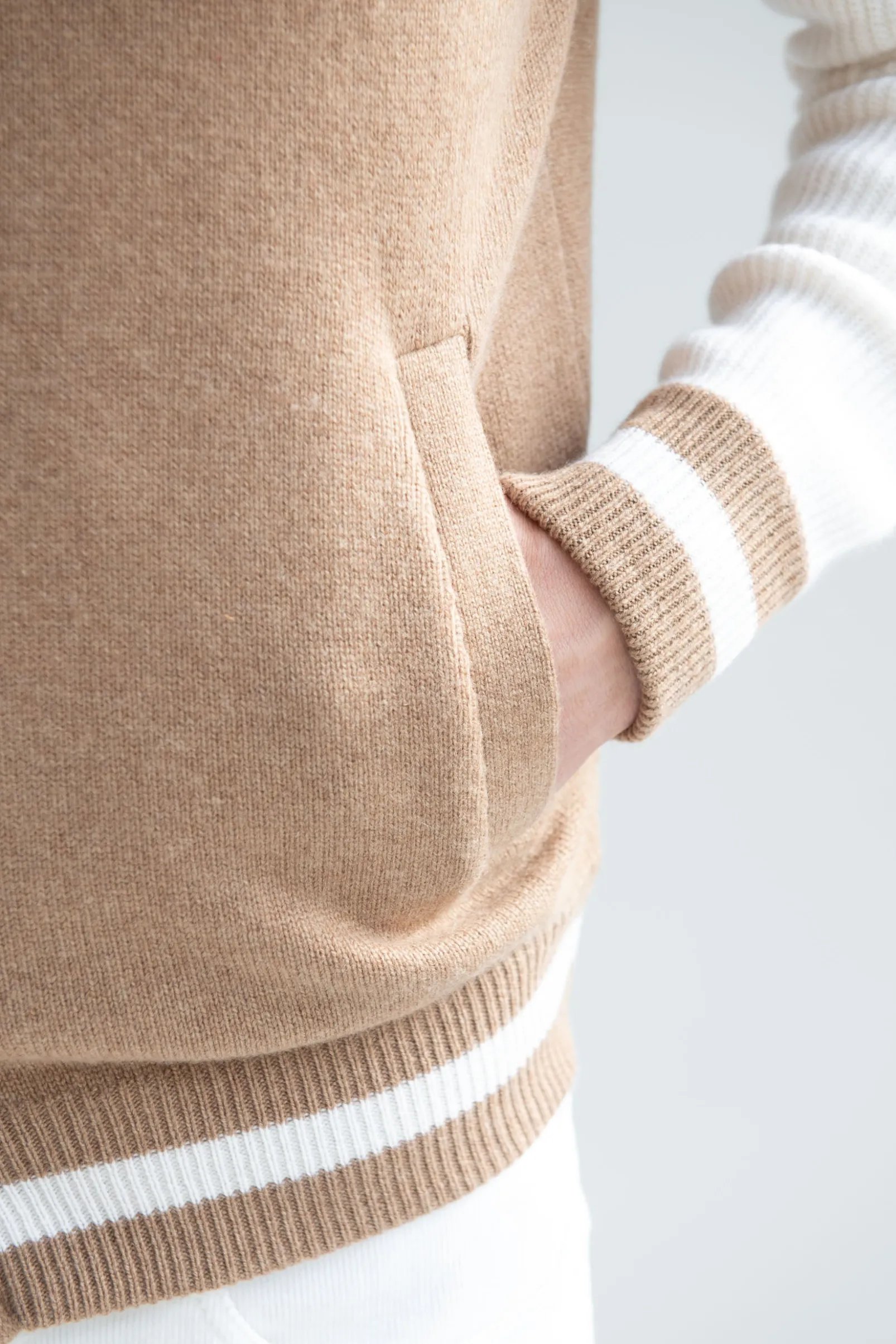 beige_knitted_college_bom_1.webp Beige knitted college bomber - Made in Italy