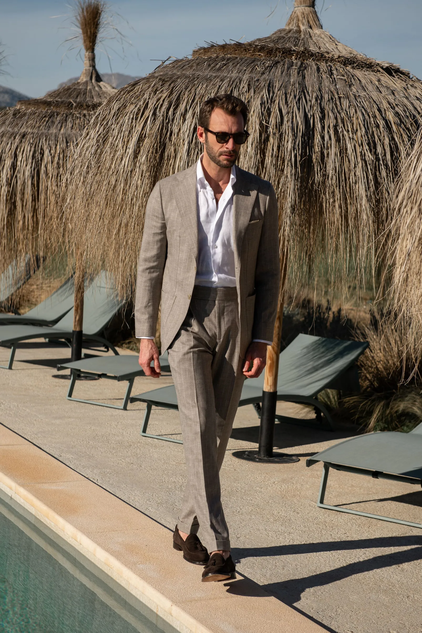 beige_striped_suit__made__3.webp Beige striped suit - Made in Italy