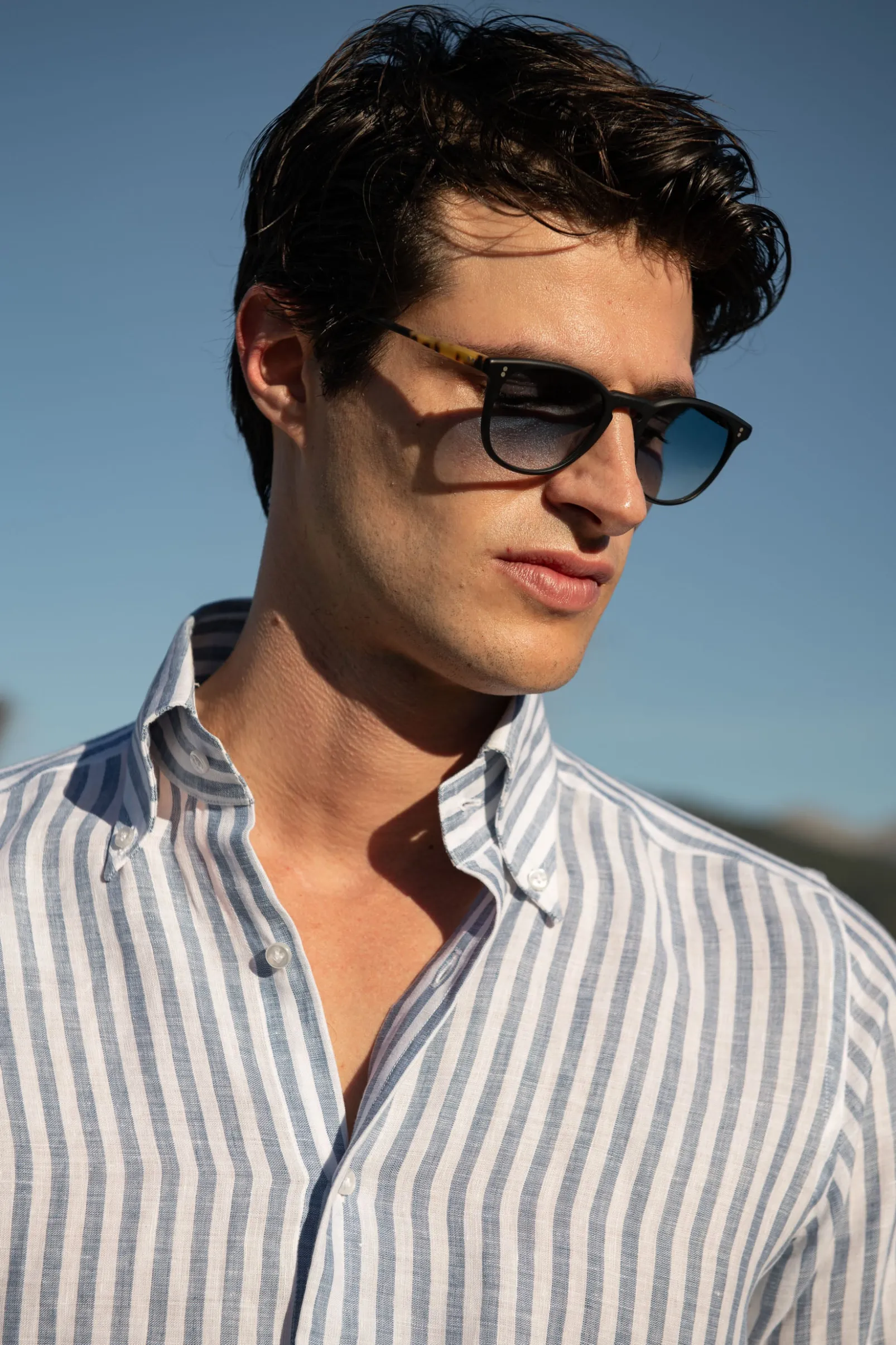 black_capri_sunglasses__m_5.webp Black Capri sunglasses - Made in Italy