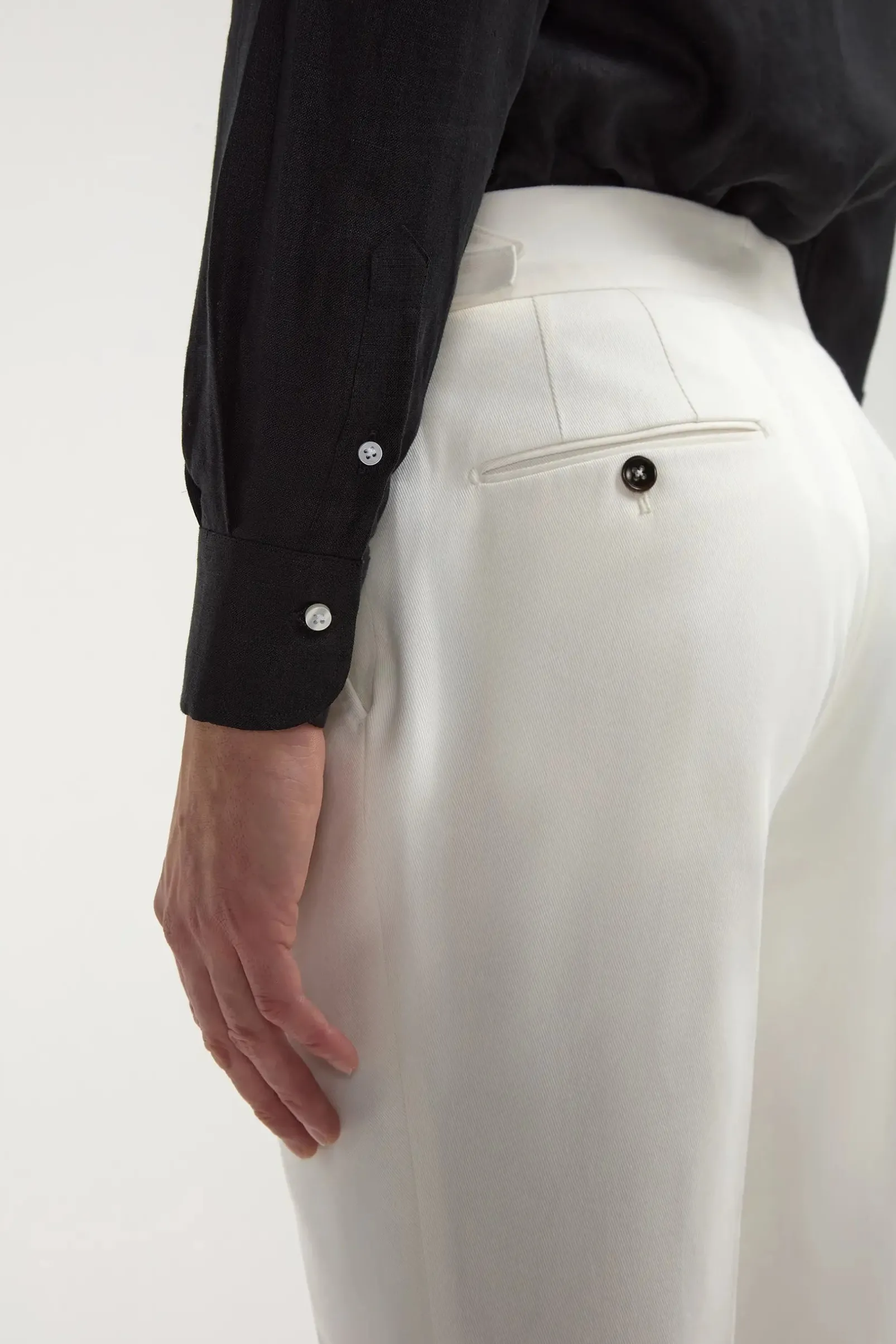 black_linen_shirt__made_i_1.webp Black linen shirt - Made in Italy