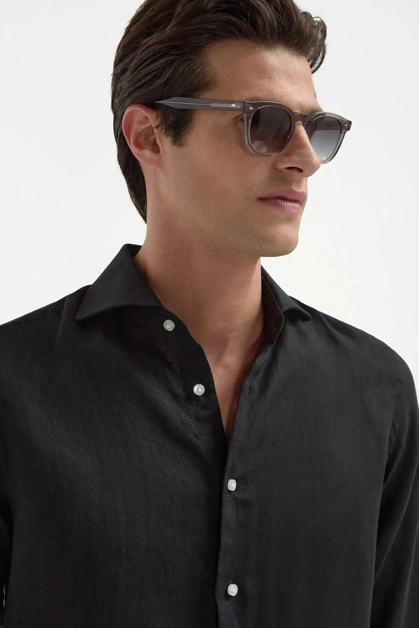 black_linen_shirt__made_i_3.webp Black linen shirt - Made in Italy