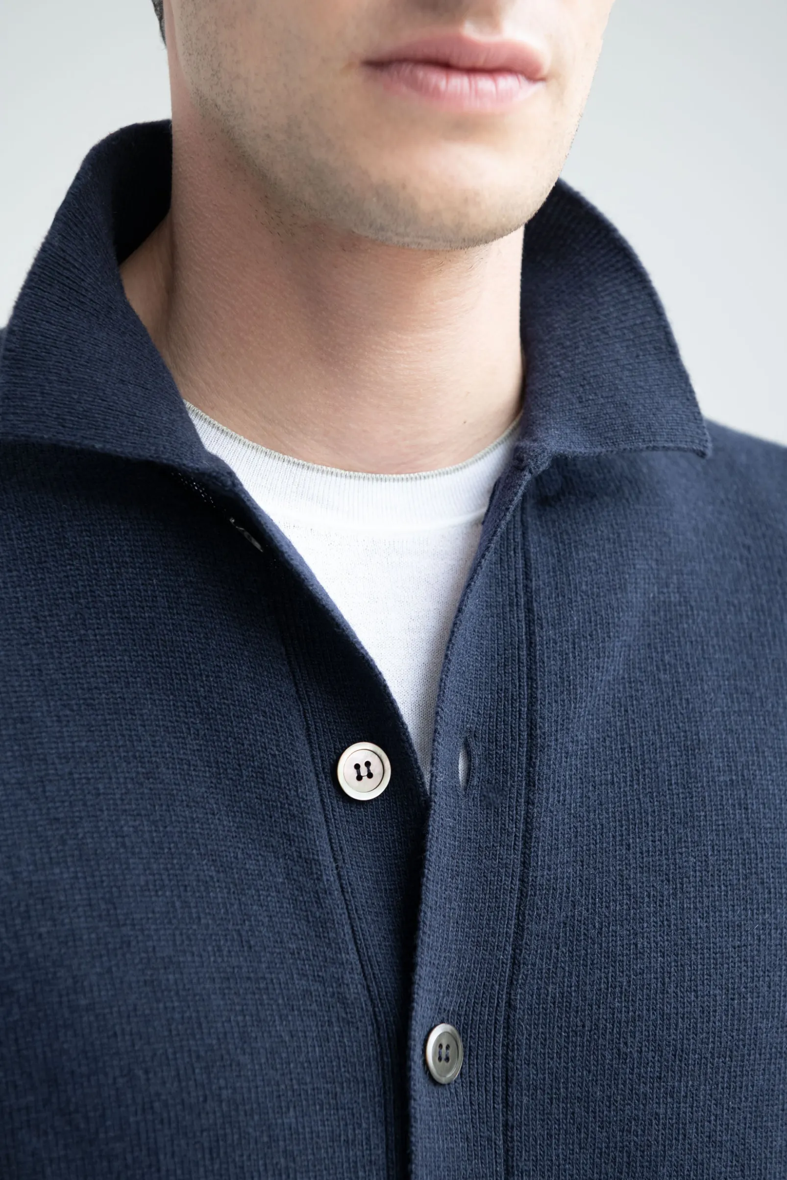 blue_cardigan__made_in_it_1.webp Blue cardigan – Made in Italy