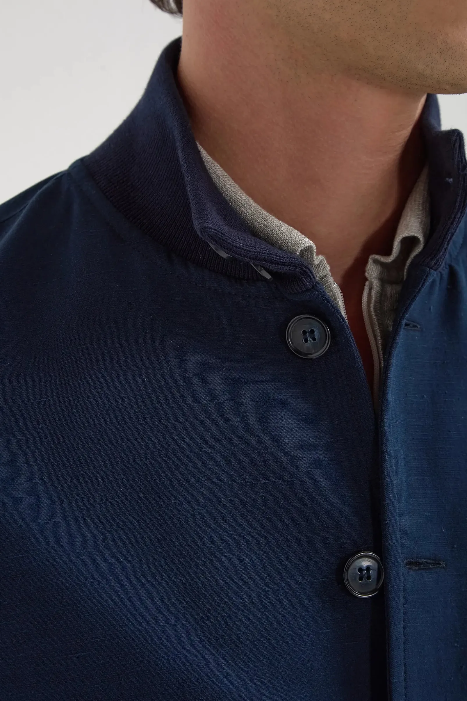 blue_cotton_and_silk_bomb_2.webp Blue cotton and silk bomber - Made in Italy