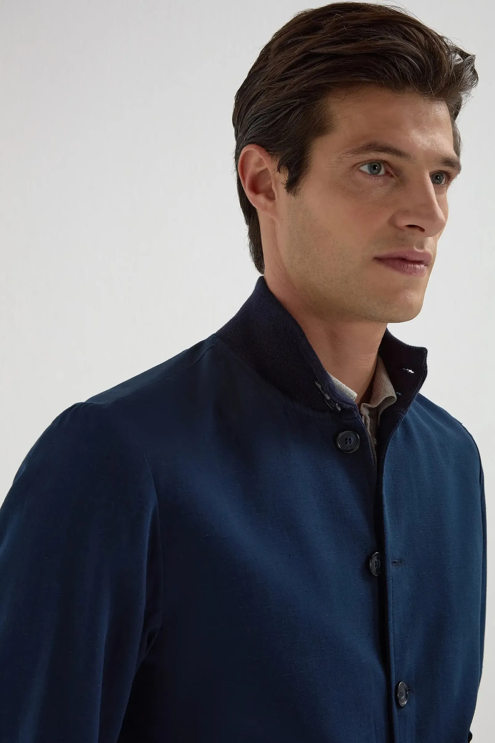 blue_cotton_and_silk_bomb_4.webp Blue cotton and silk bomber - Made in Italy