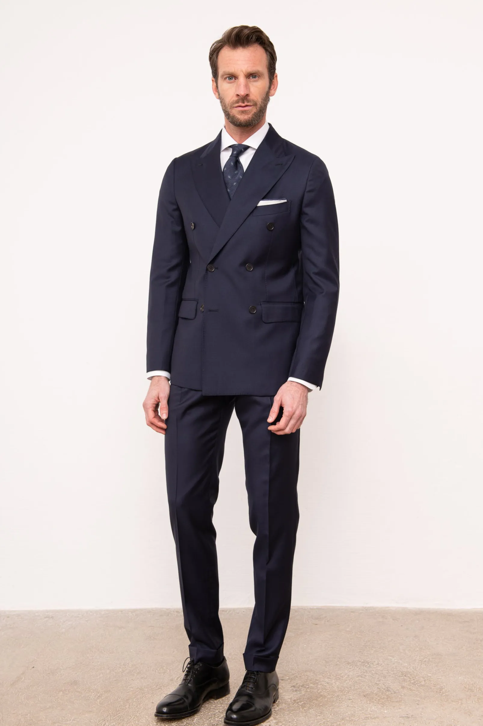blue_double_breasted_suit_0.webp Blue double breasted suit - Made in Italy