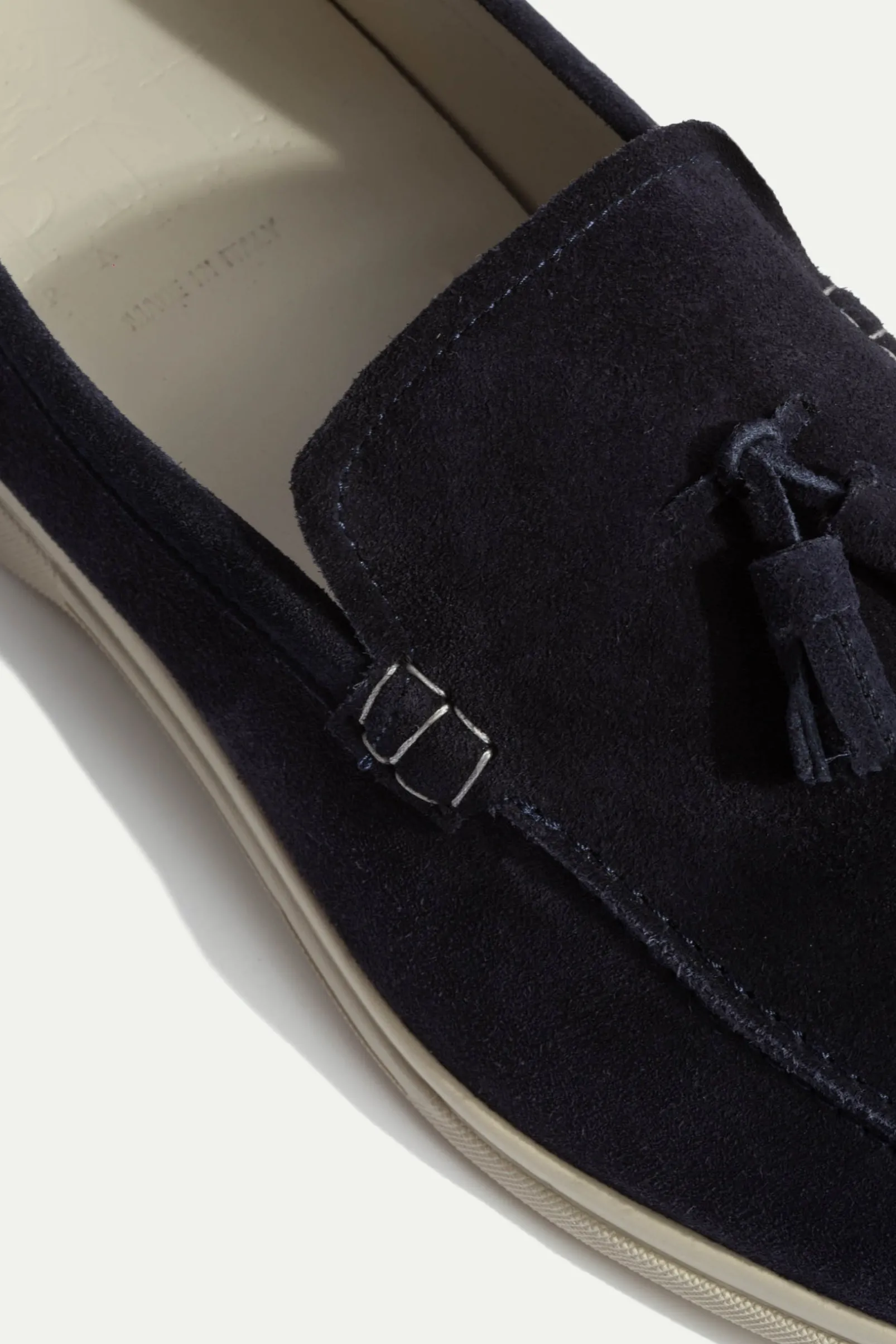 blue_suede_tassel_loafers_3.webp Blue suede tassel loafers - Made In Italy