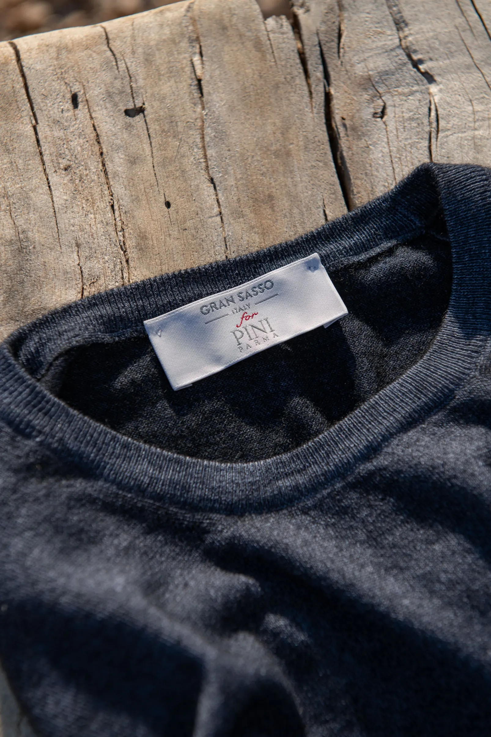 blue_superlight_cashmere__2.webp Blue superlight cashmere round neck – Made in italy