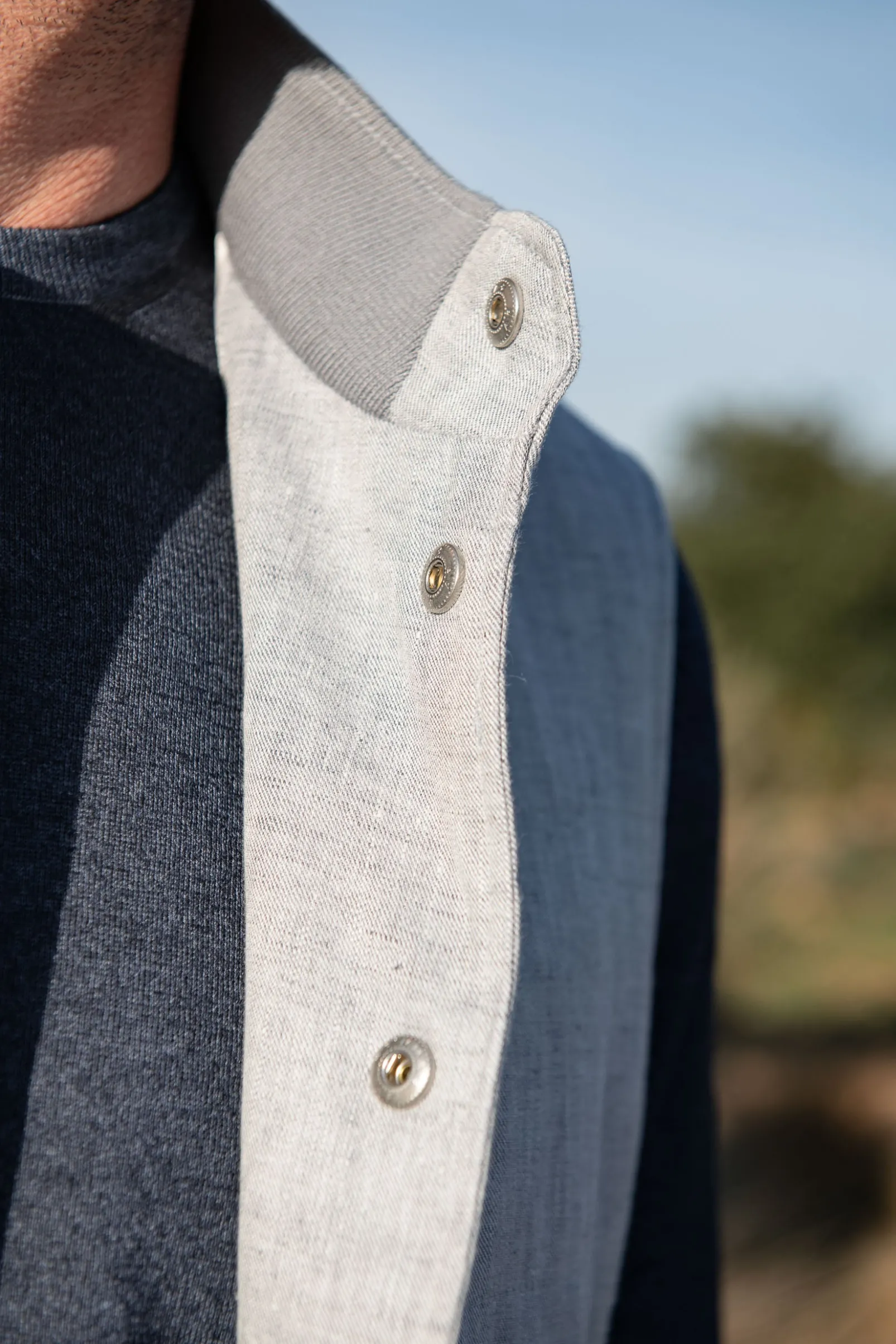 chalk_grey_linen_vest__ma_6.webp Chalk grey linen vest – Made in Italy