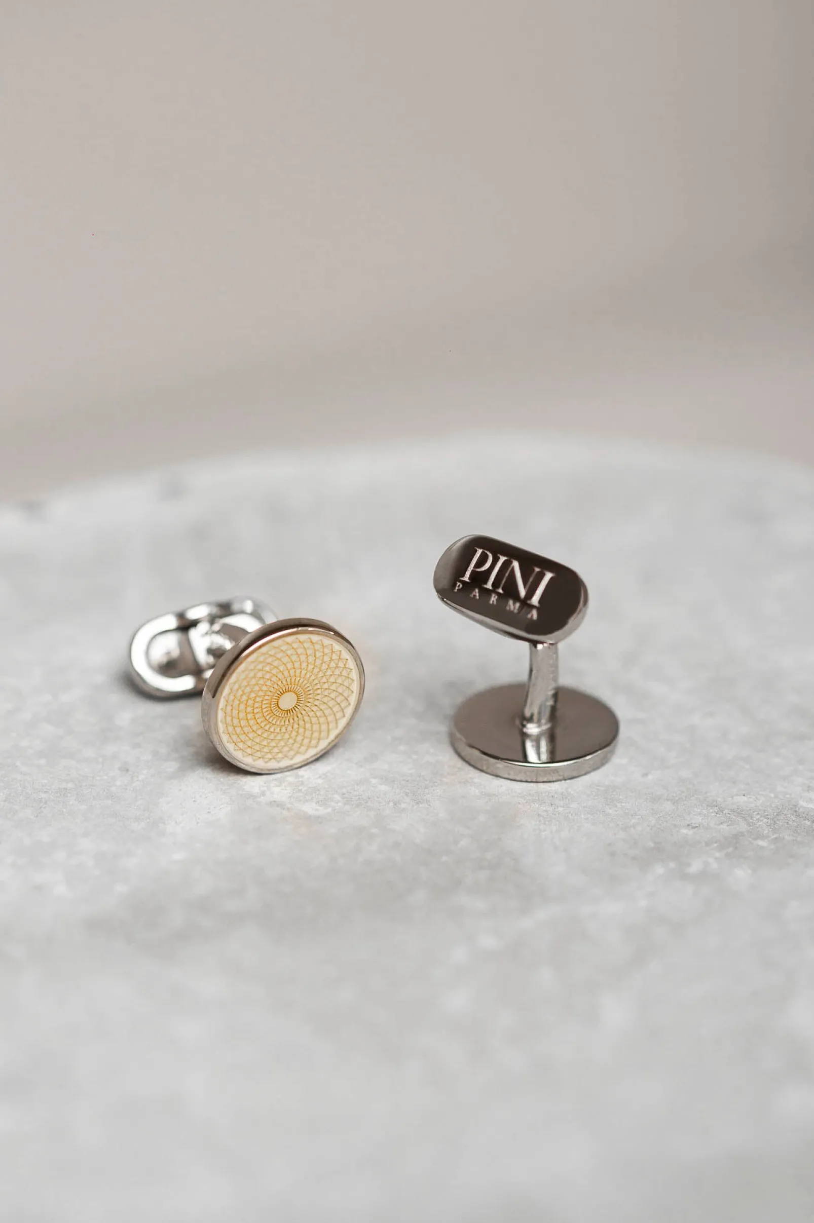 champagne_cufflinks__made_2.webp Champagne cufflinks - Made in Italy