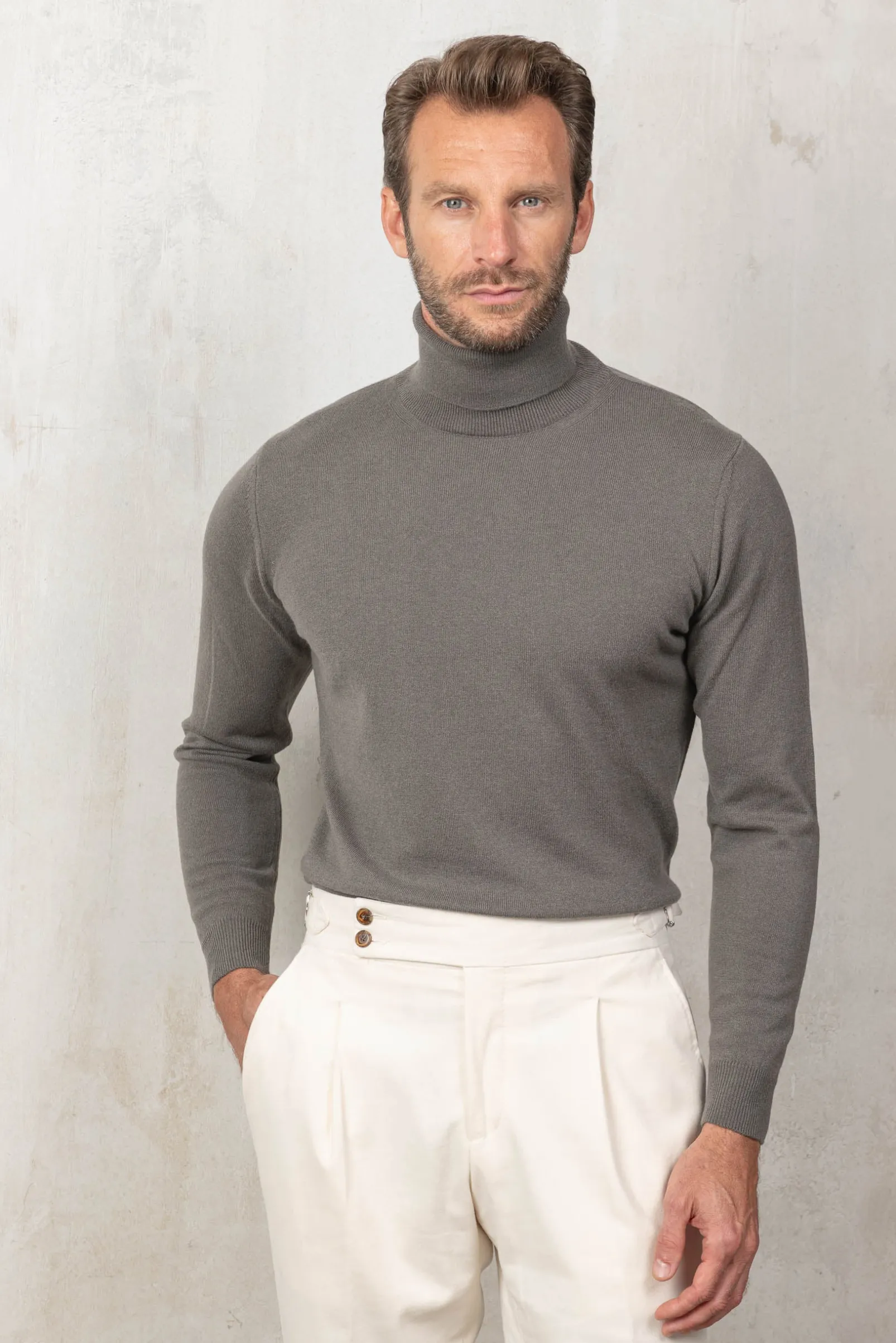 dark_taupe_cashmere_turtl_0.webp Dark taupe cashmere turtleneck – Made in italy