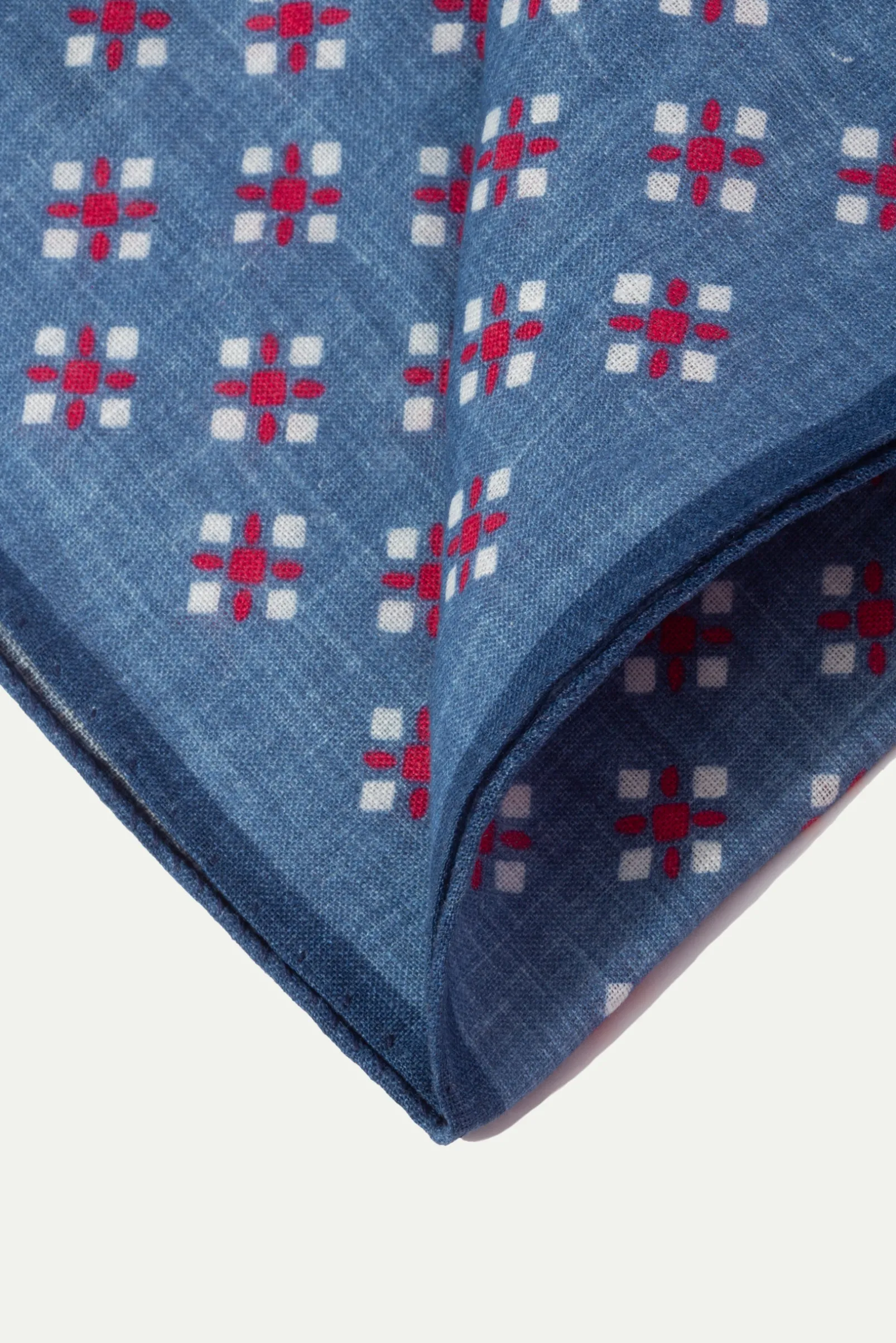 denim_fancy_reversible_po_1.webp Denim fancy reversible pocket square - Made in Italy