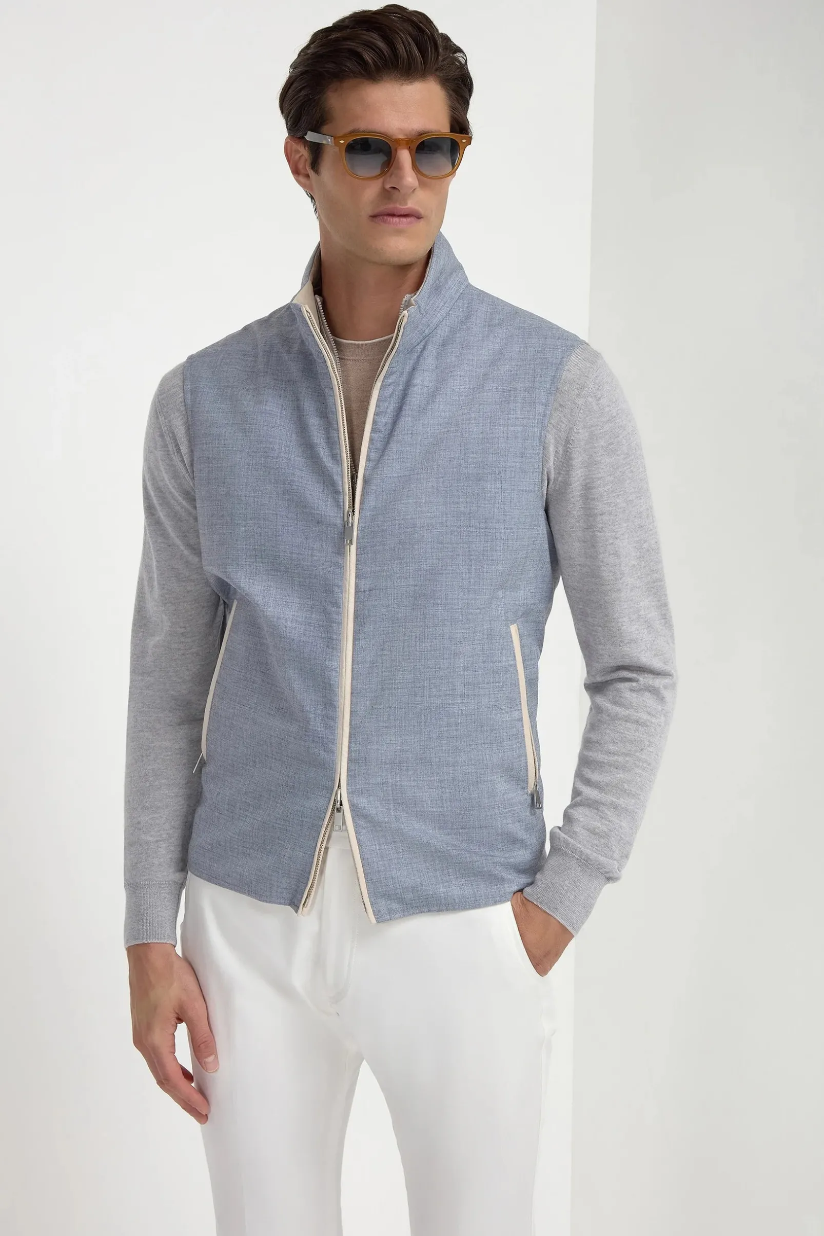 dusty_blue_reversible_ves_0.webp Dusty blue reversible vest - Made in Italy