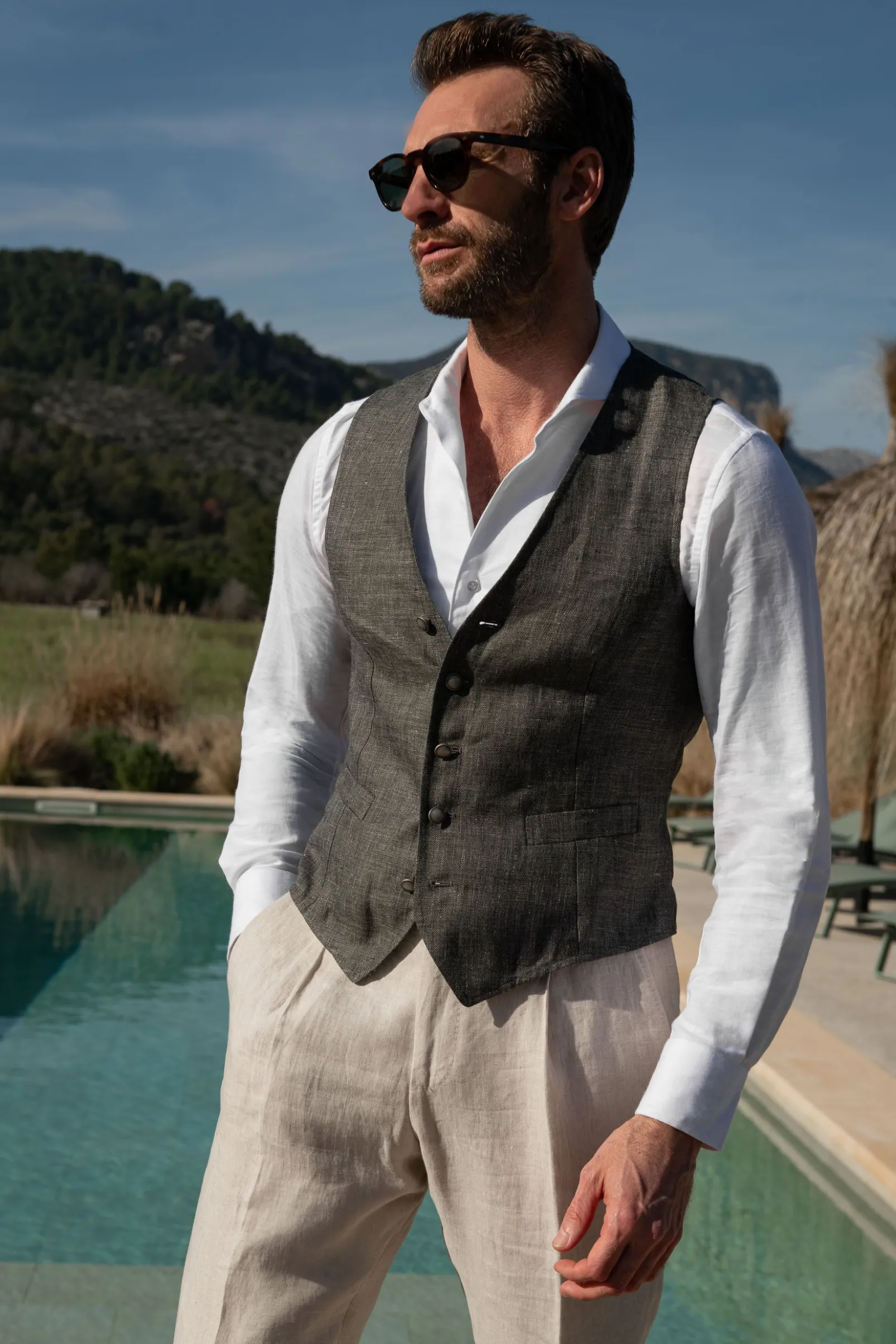 green_linen_waistcoat__ma_0.webp Green linen waistcoat - Made in Italy