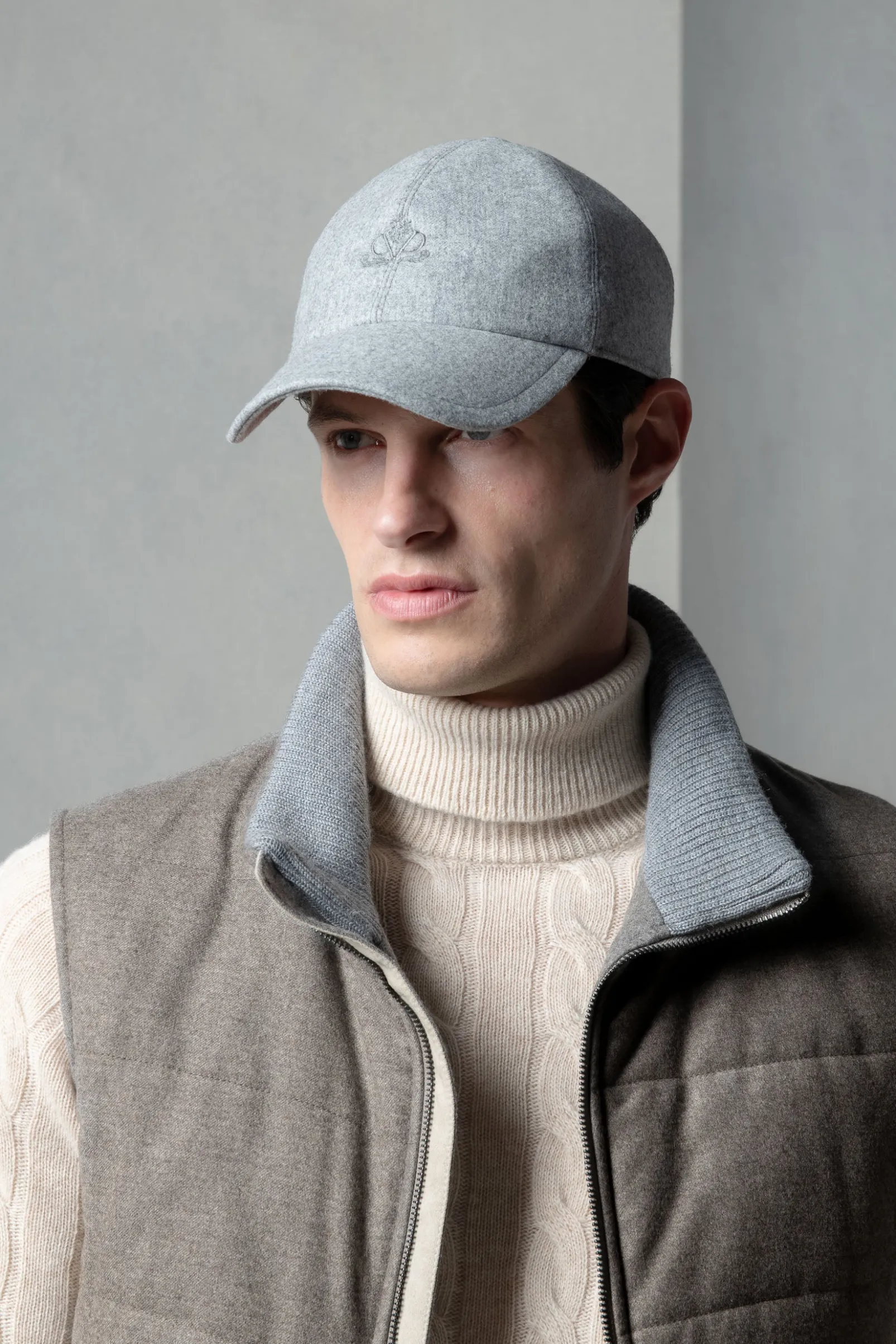grey_flannel_baseball_cap_0.webp Grey flannel baseball cap - Made in Italy