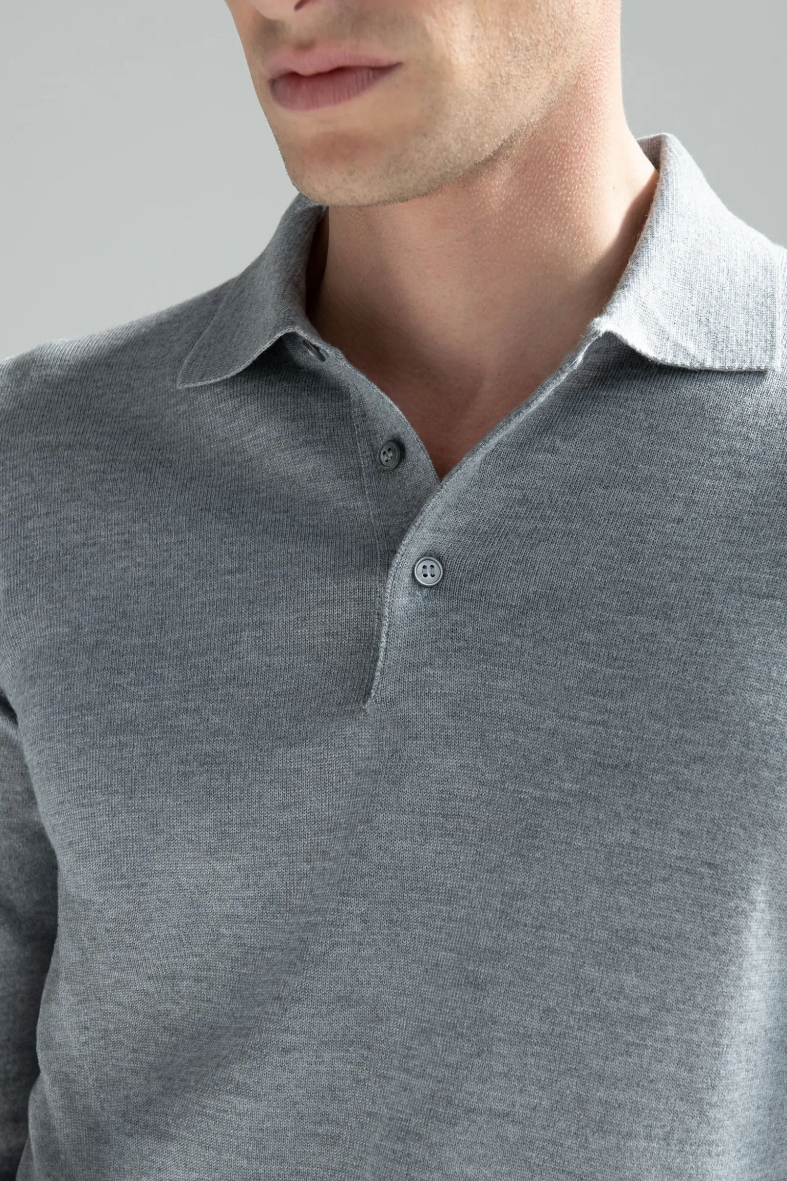 grey_merino_polo__made_in_2.webp Grey Merino polo – Made in Italy