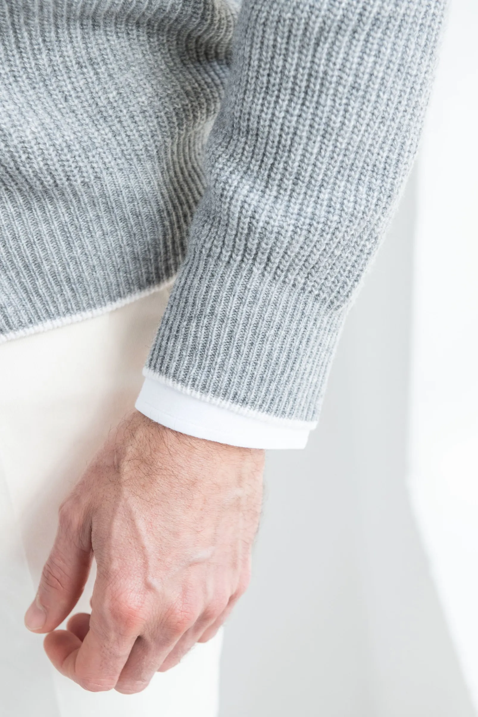 grey_ribbed_cashmere_blen_3.webp Grey ribbed cashmere blend cardigan – Made in Italy