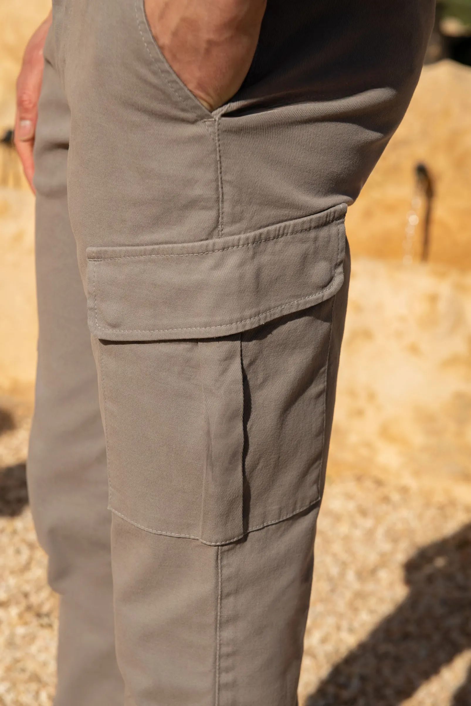 grey_stretch_cotton_cargo_1.webp Grey stretch cotton cargo - Made in Italy