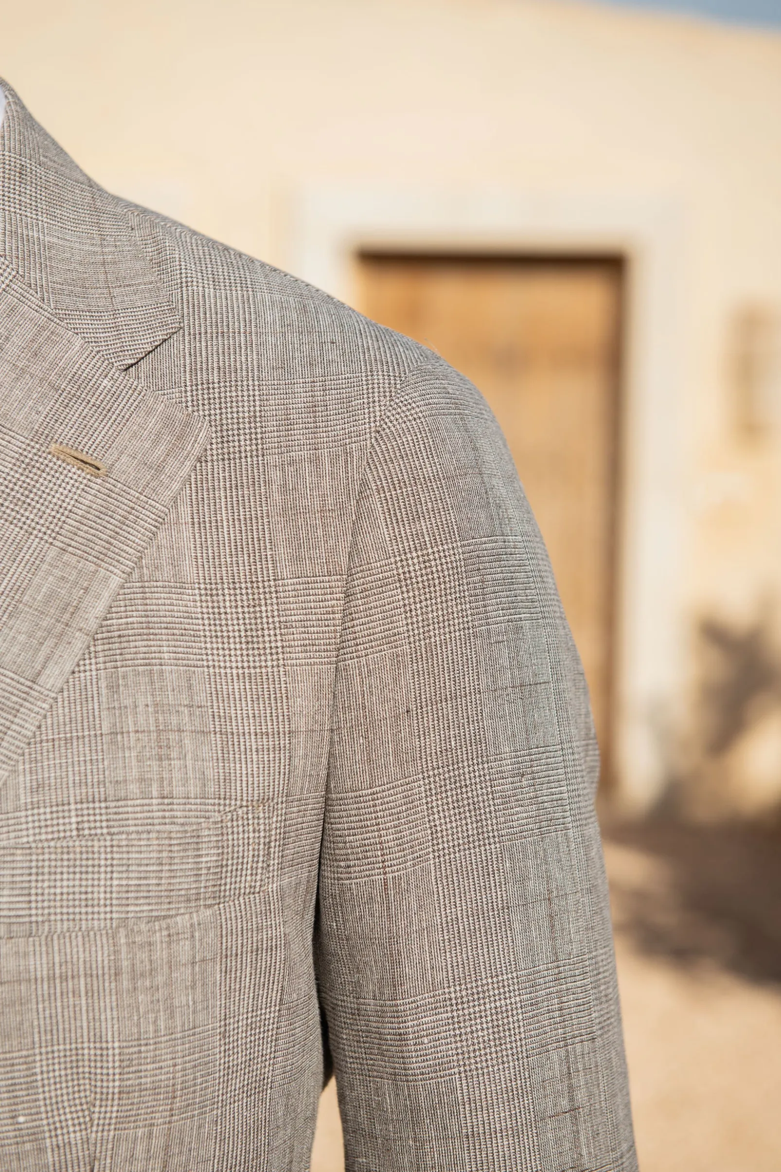 hazelnut_prince_of_wales__3.webp Hazelnut Prince of Wales wool and linen suit - Made in Italy