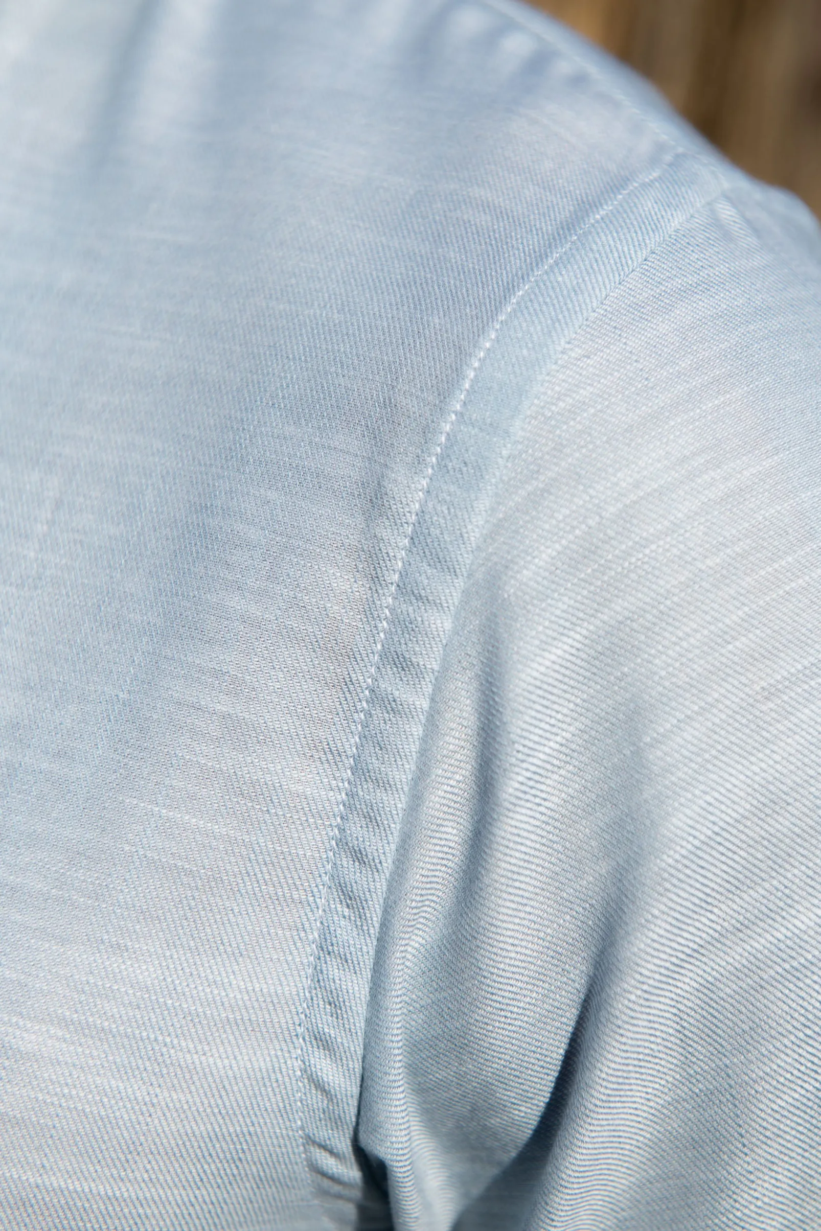 light_blue_chambray_cotto_1.webp Light blue chambray cotton shirt - Made in Italy