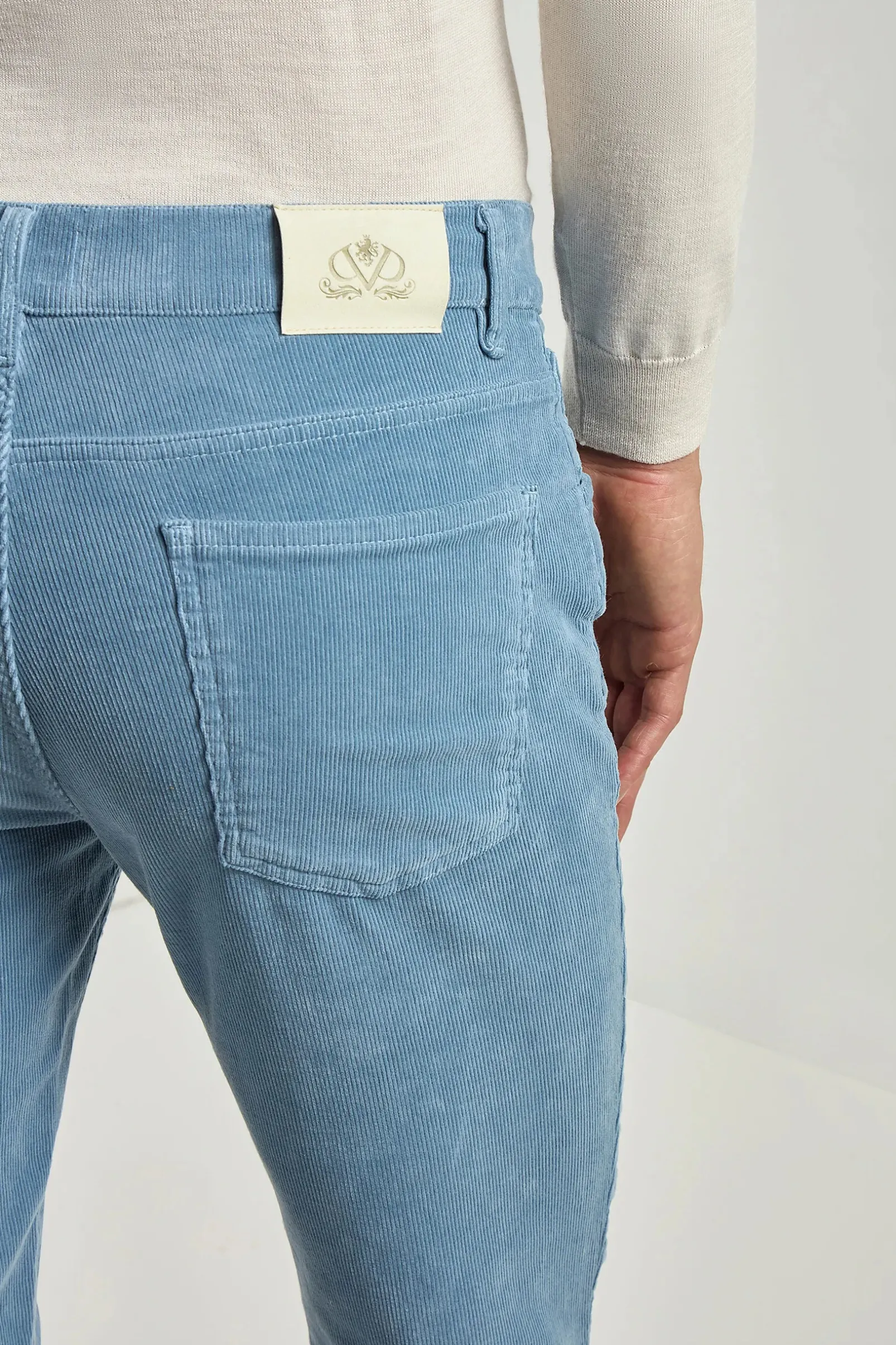 light_blue_corduroy__pock_1.webp Light blue corduroy 5 Pocket - Made in Italy