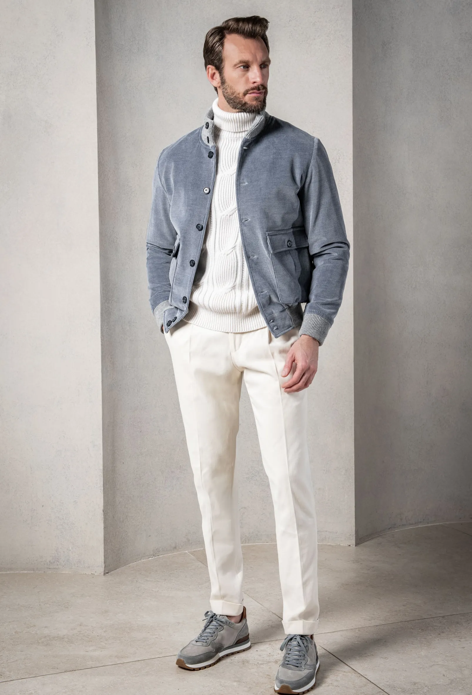 light_blue_corduroy_bombe_2.webp Light blue corduroy bomber jacket – Made in Italy