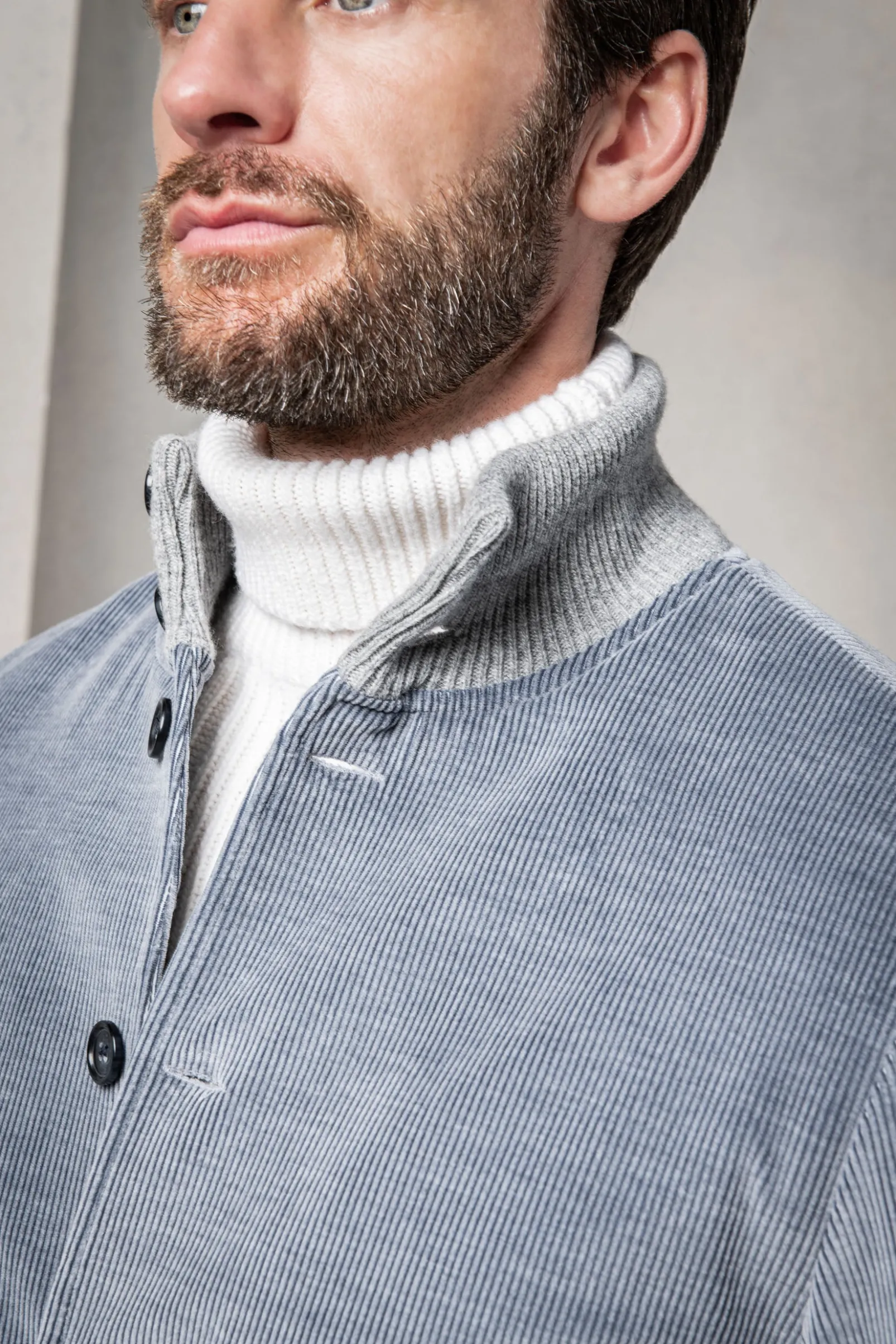 light_blue_corduroy_bombe_4.webp Light blue corduroy bomber jacket – Made in Italy