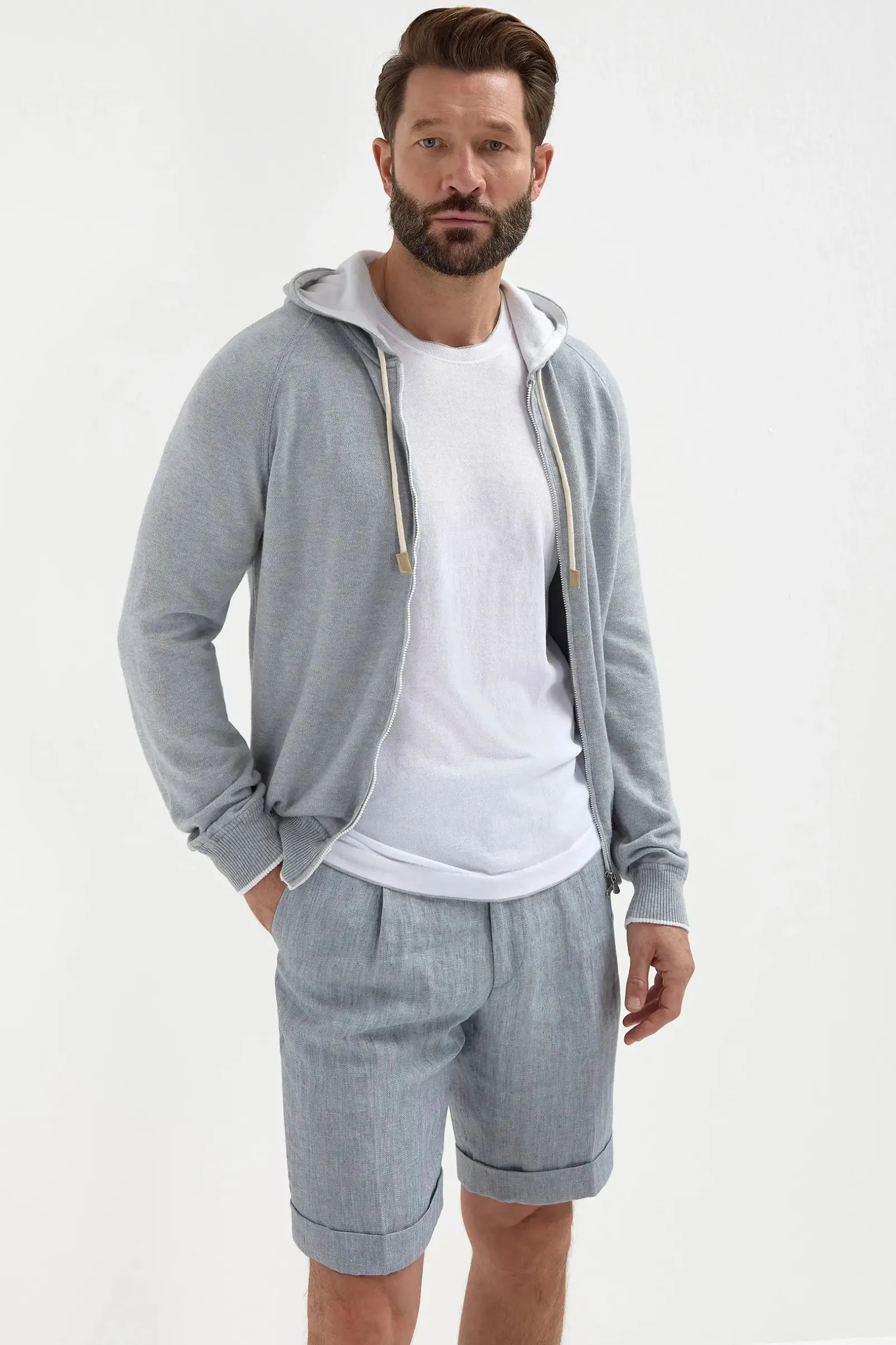 light_blue_herringbone_li_0.webp Light blue herringbone linen shorts - Made in Italy