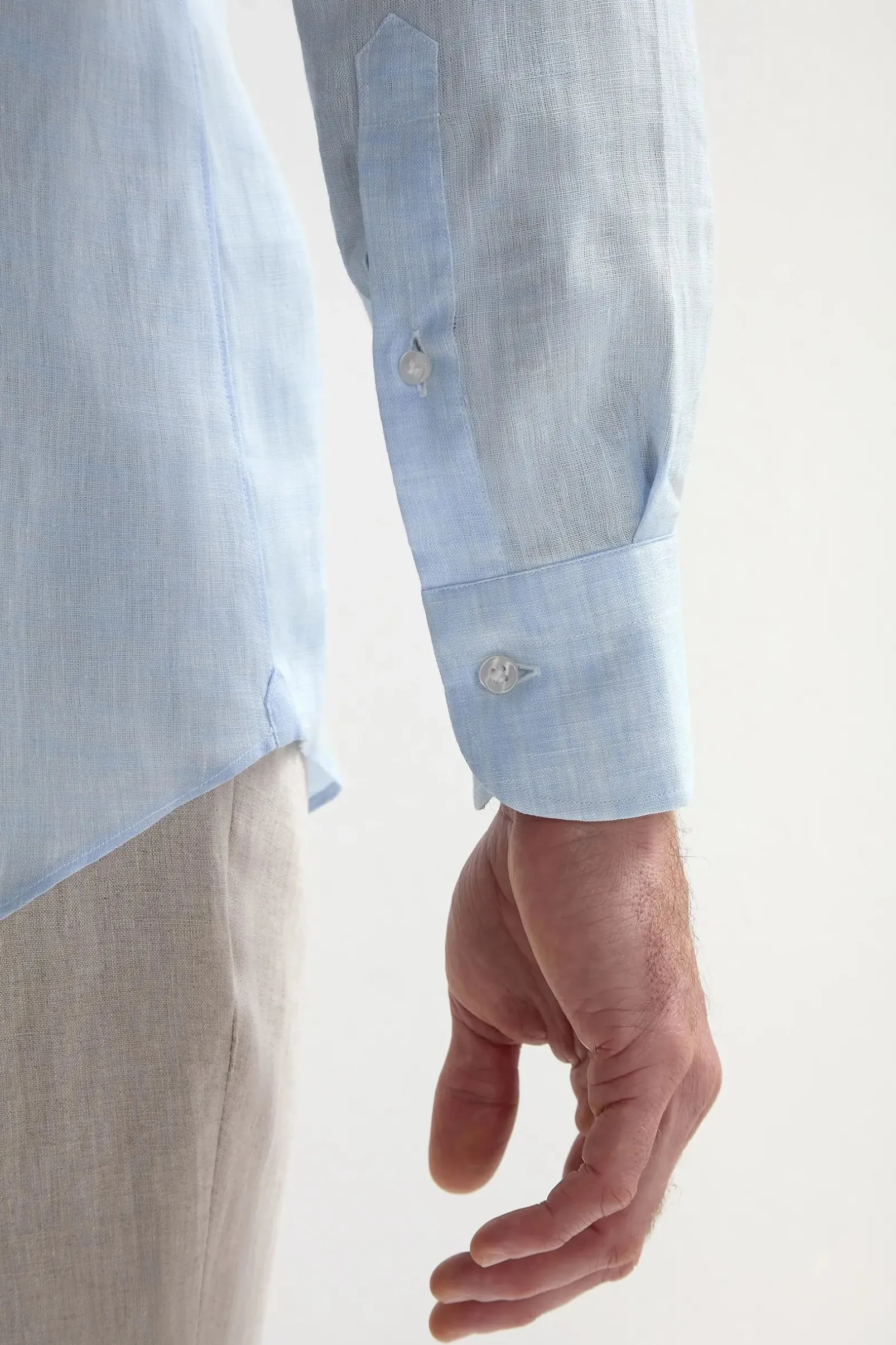 light_blue_linen_button_d_2.webp Light blue linen button down shirt - Made In Italy