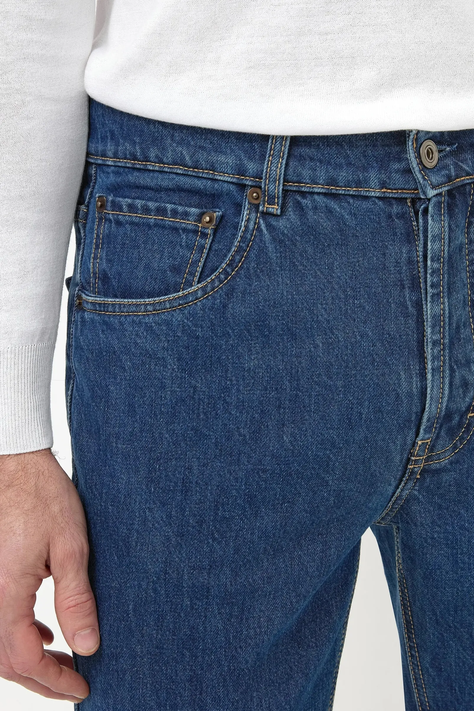 midblue_jeans__candiani_c_2.webp Mid-blue jeans - Candiani cotton - Made in Italy