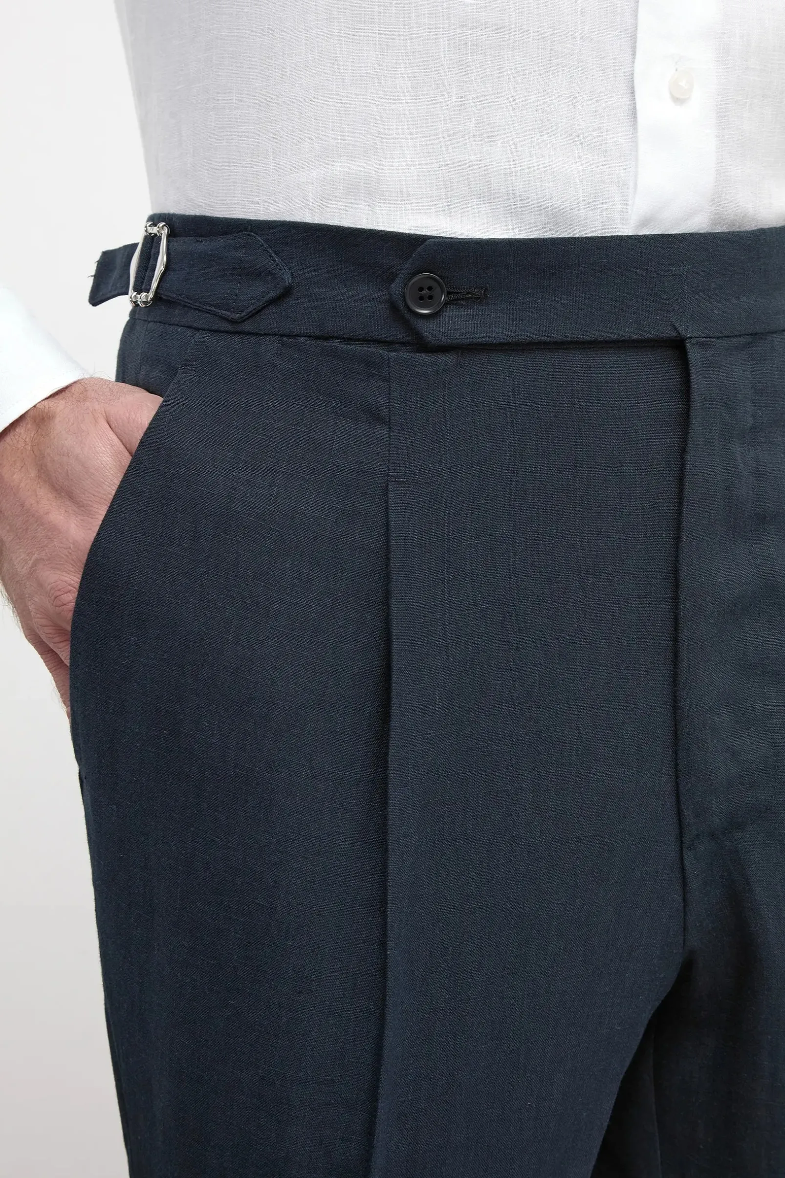 navy_linen_shorts__made_i_1.webp Navy linen shorts - Made in Italy
