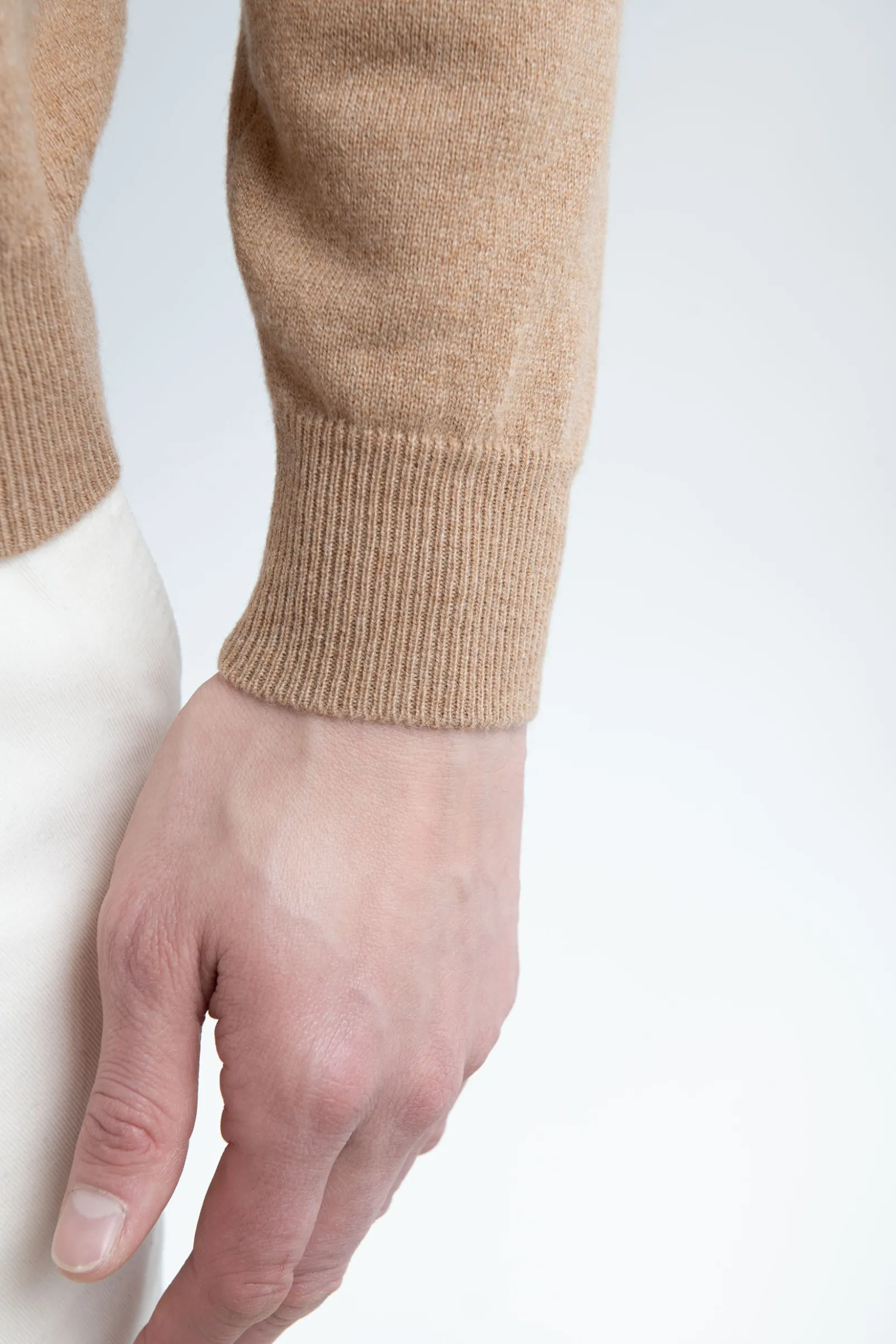 ochre_cashmere_round_neck_2.webp Ochre cashmere round neck – Made in italy