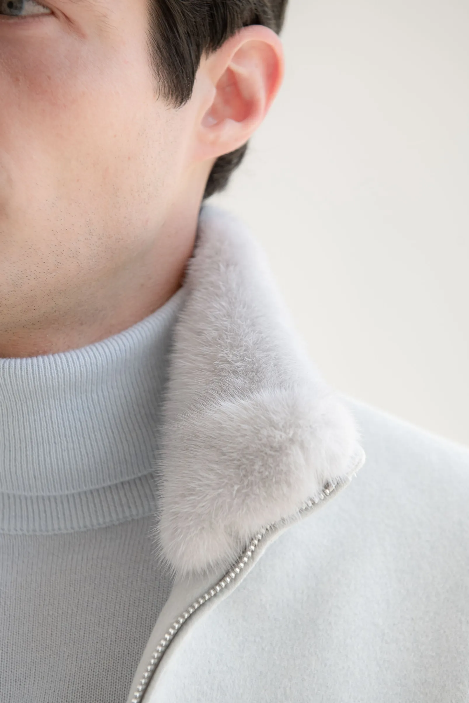 offwhite_bomber_with_remo_2.webp Off-white bomber with removable mink collar – Made in Italy