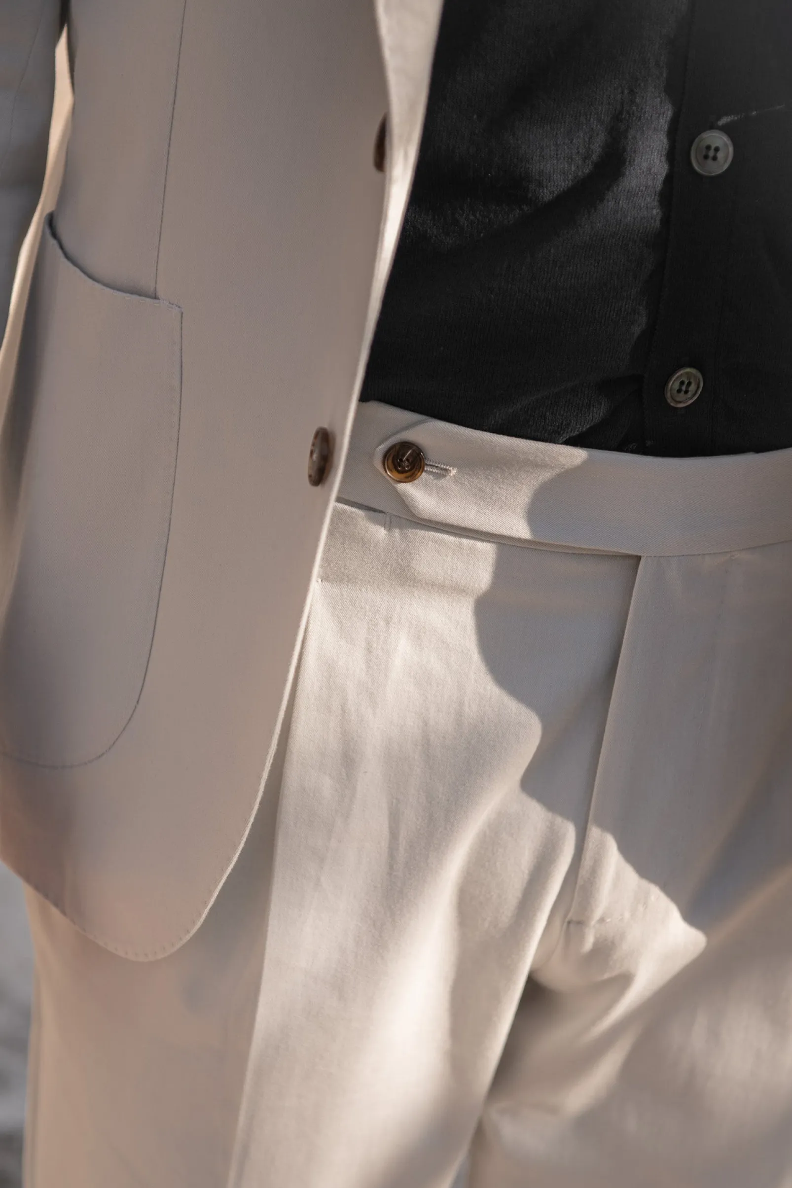 offwhite_cotton_and_cashm_2.webp Off-white cotton and cashmere suit - Made in Italy