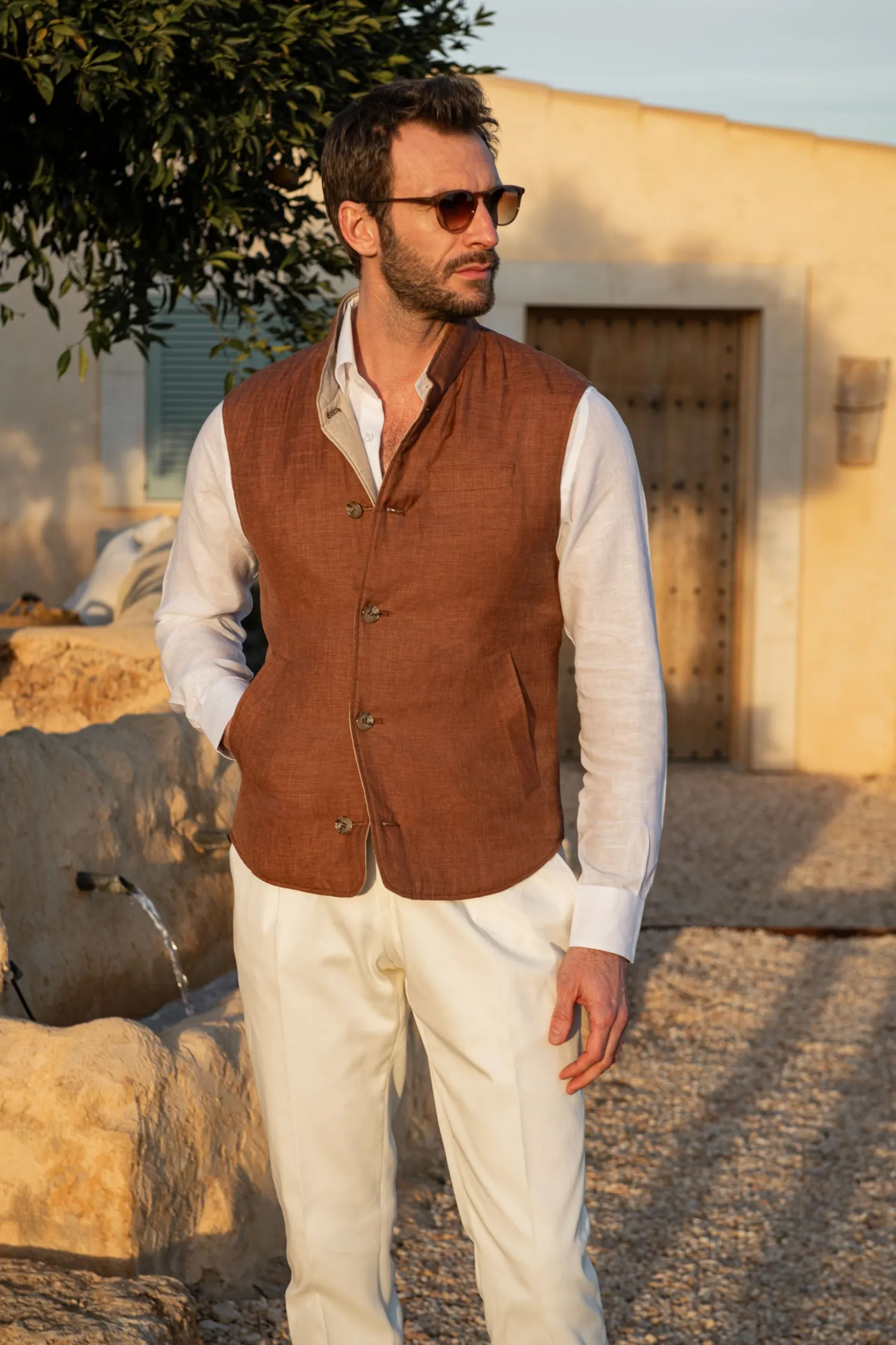 rusty_and_beige_reversibl_0.webp Rusty and beige reversible vest – Made in Italy