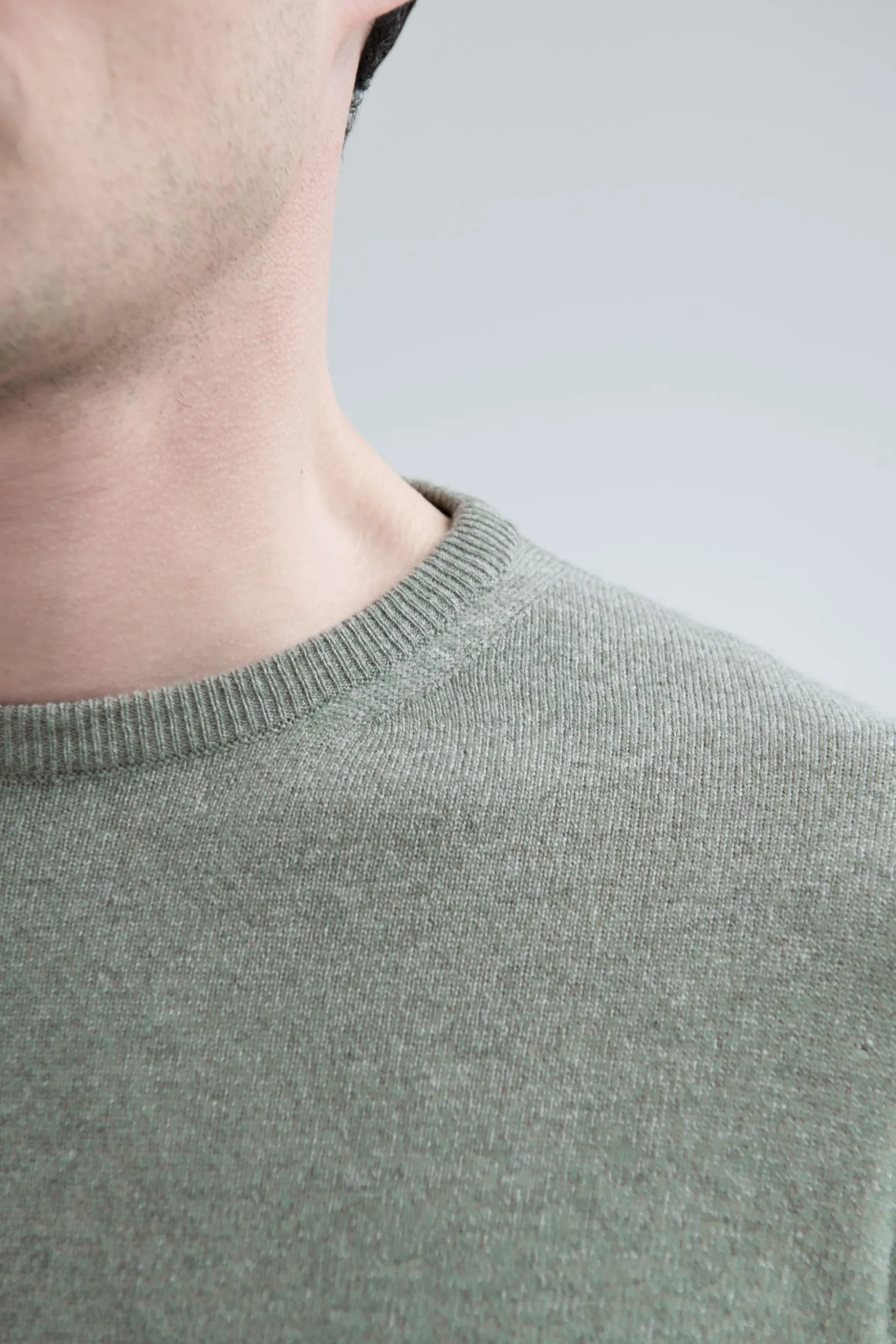 sage_cashmere_round_neck__1.webp Sage cashmere round neck – Made in italy