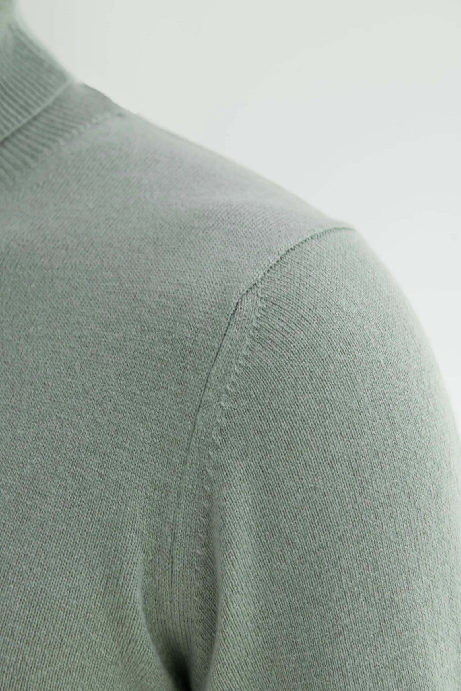 sage_cashmere_turtleneck__1.webp Sage cashmere turtleneck – Made in italy