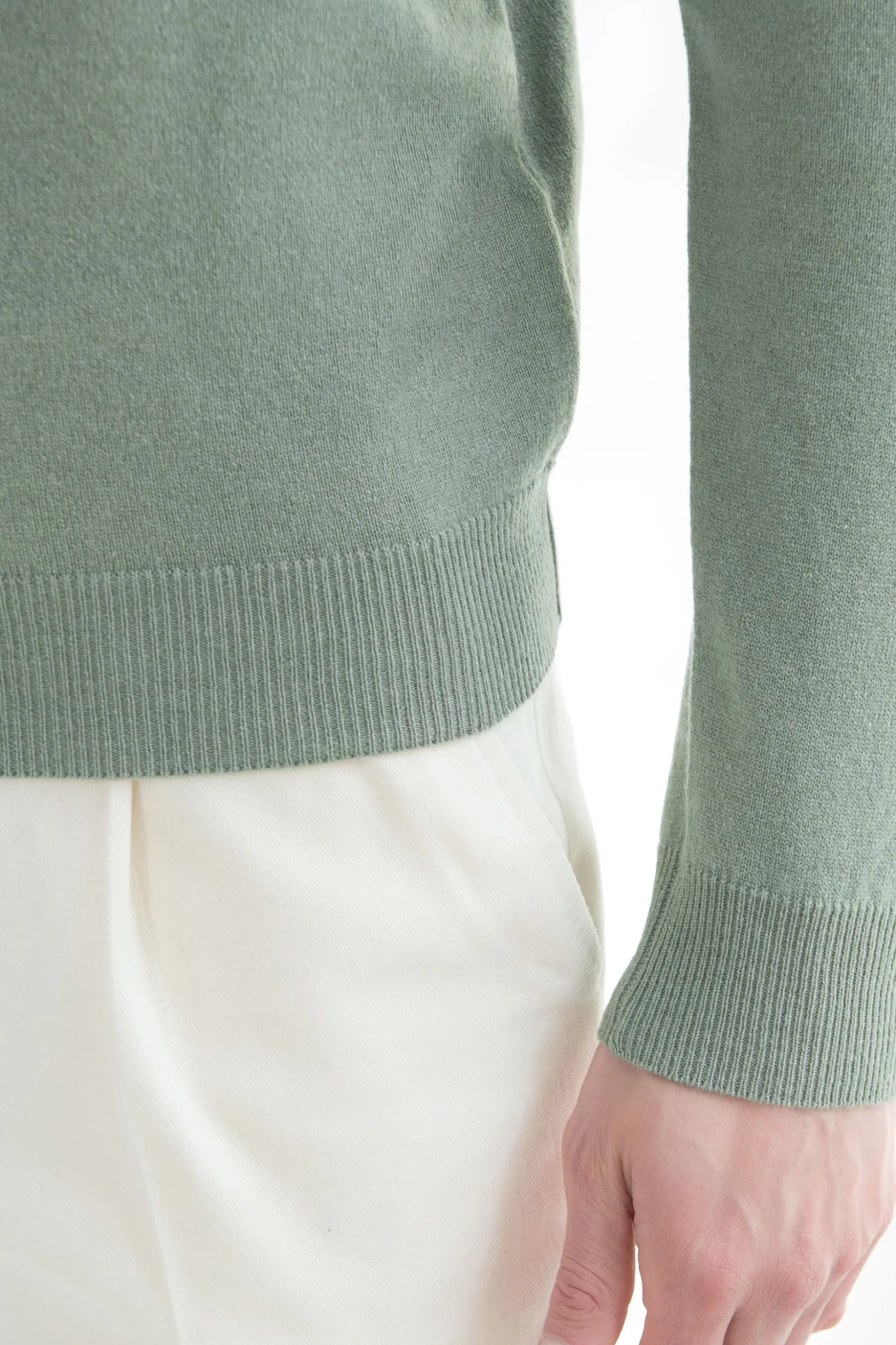 sage_cashmere_turtleneck__2.webp Sage cashmere turtleneck – Made in italy