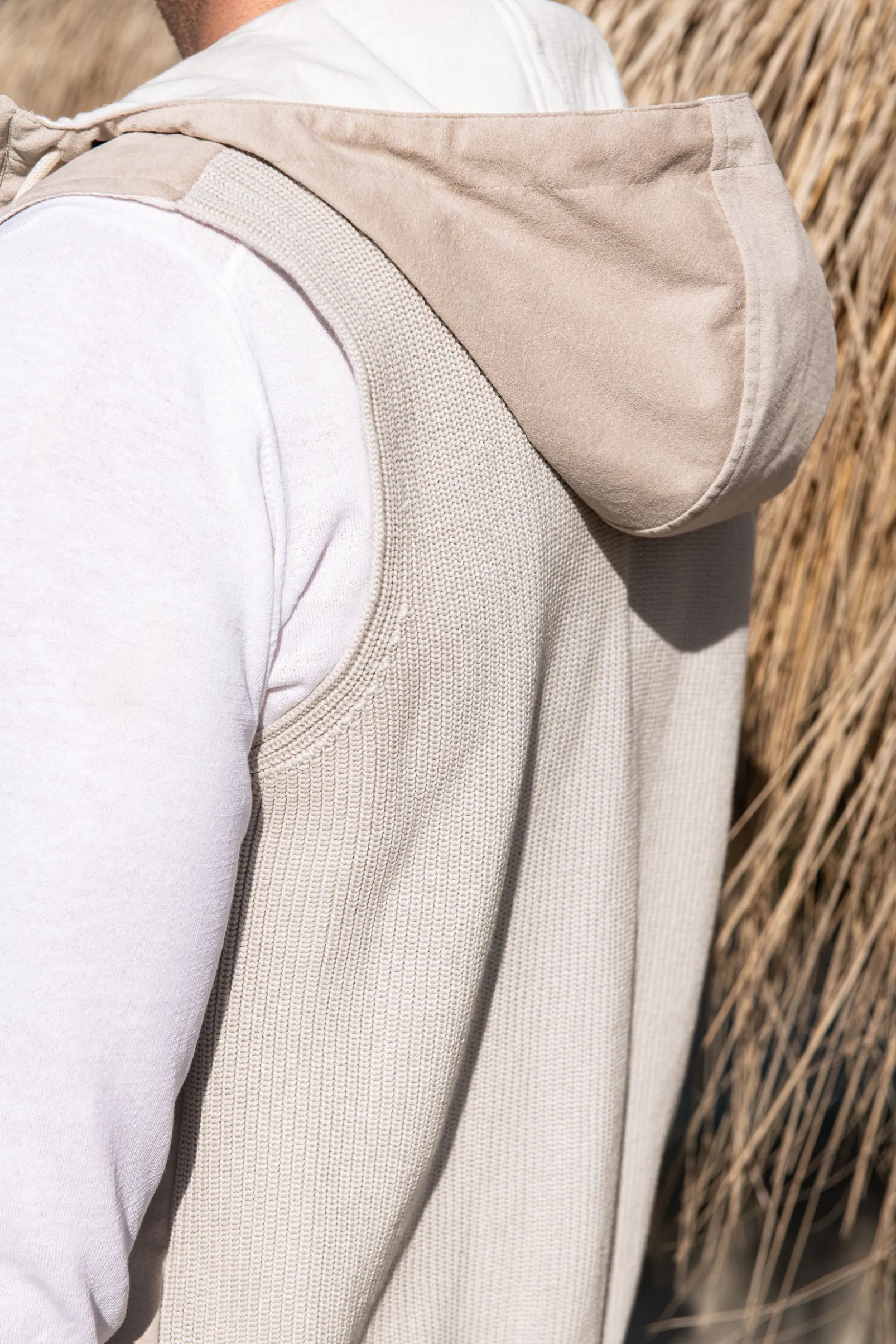 sand_alcantara_hooded_ves_2.webp Sand alcantara hooded vest – Made in Italy