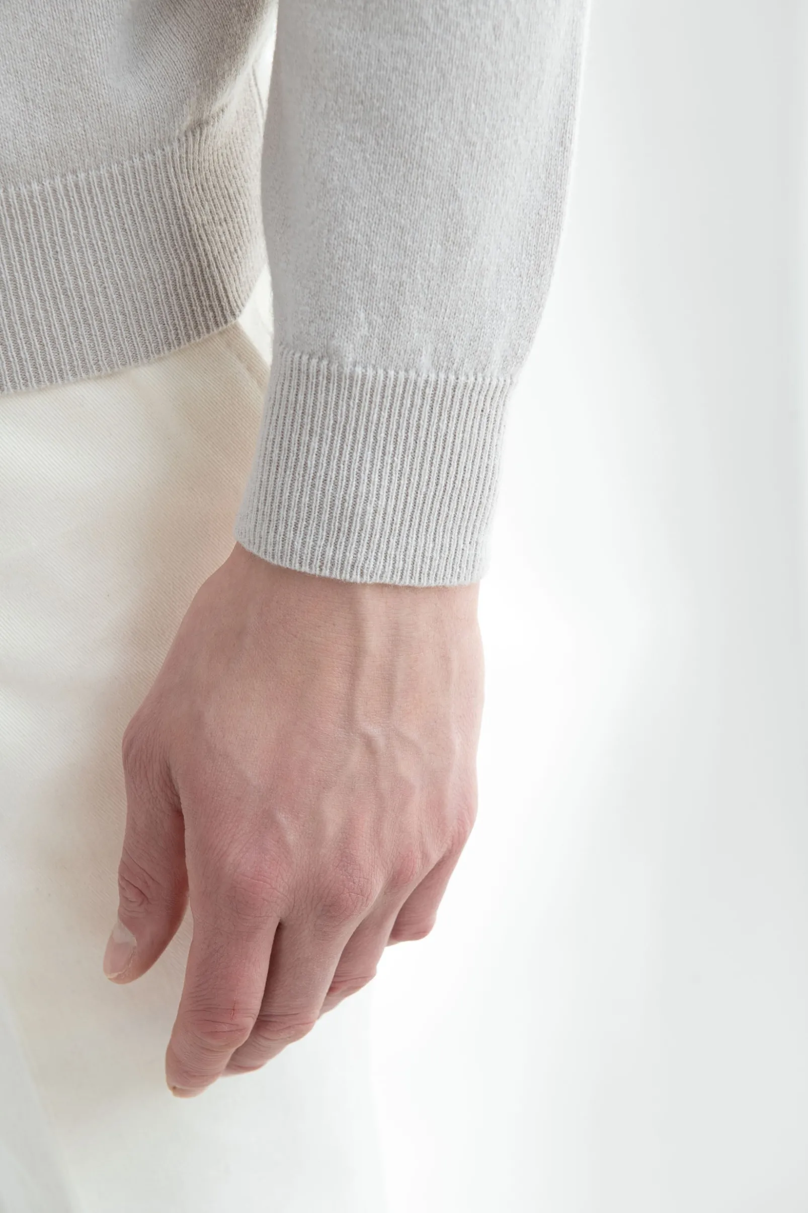 sand_cashmere_turtleneck__1.webp Sand cashmere turtleneck - Made in italy