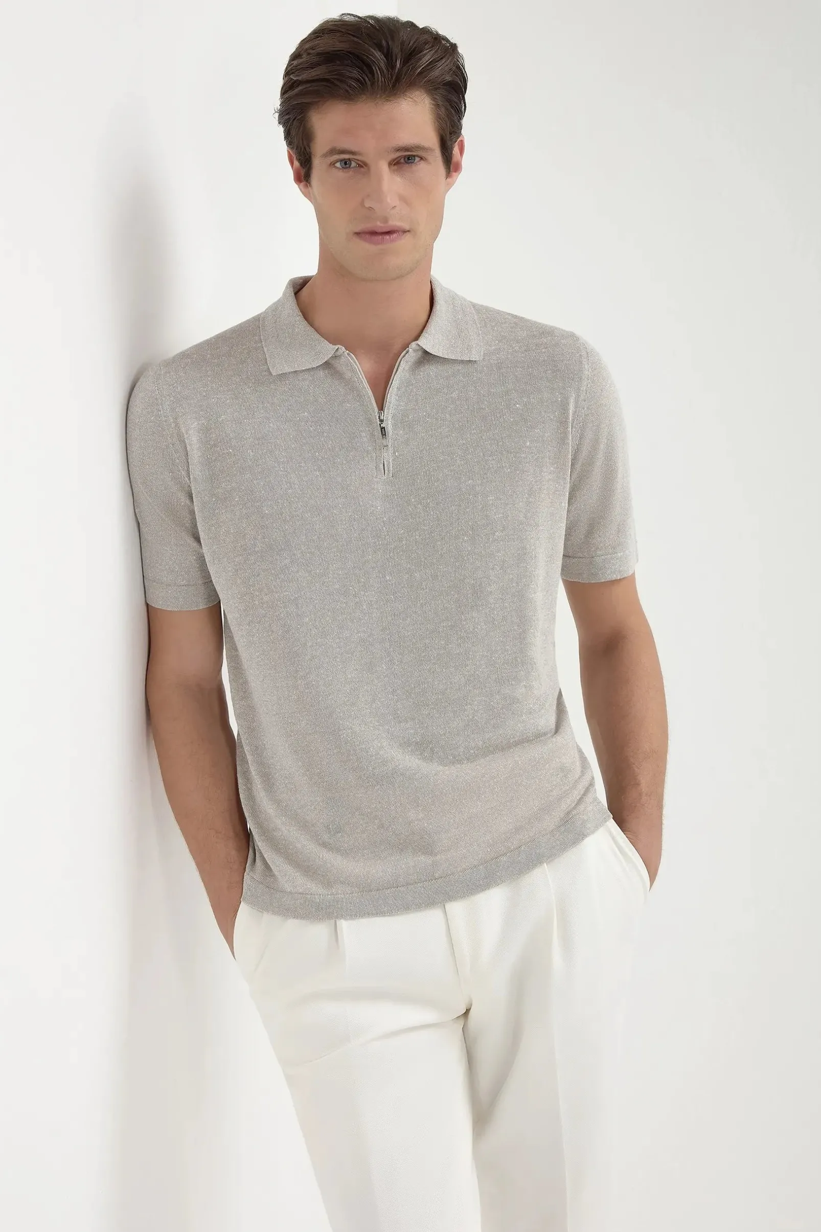 sand_linen_and_cotton_zip_0.webp Sand linen and cotton zipped polo - Made in Italy