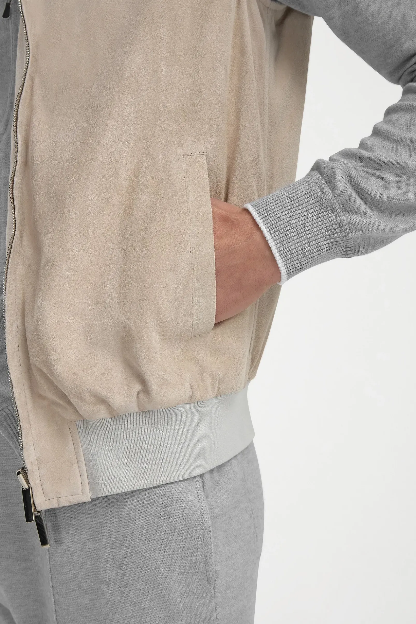 sand_suede_reversible_ves_2.webp Sand suede reversible vest - Made in Italy