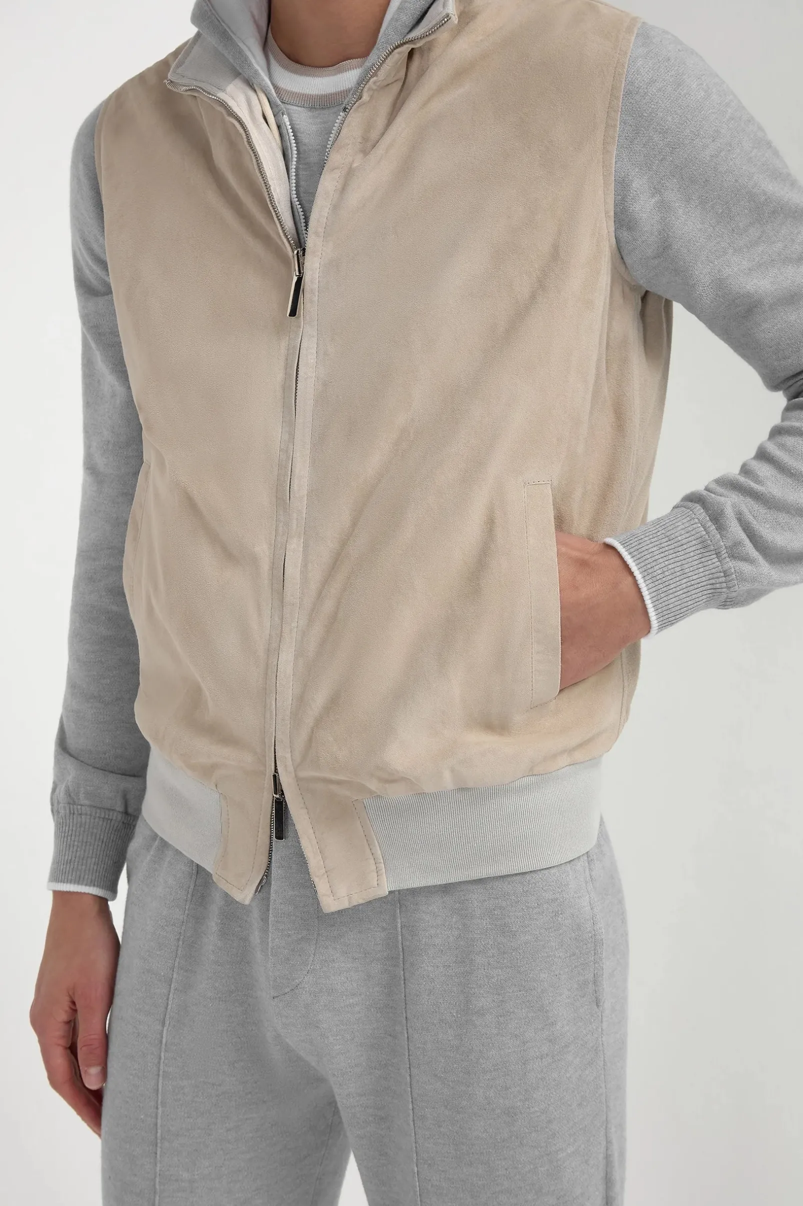 sand_suede_reversible_ves_4.webp Sand suede reversible vest - Made in Italy
