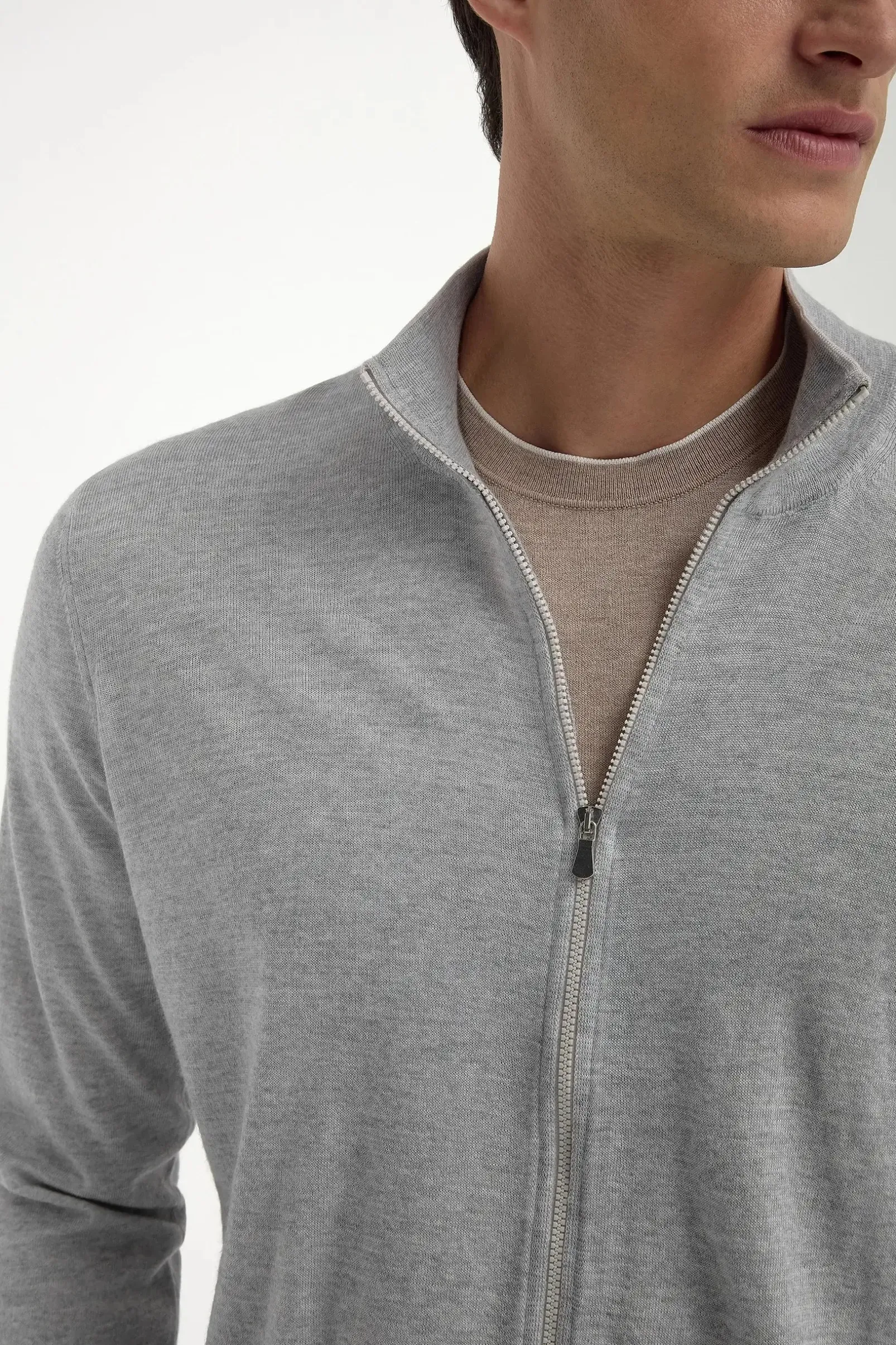 sky_grey_tasmanian_wool_f_1.webp Sky grey Tasmanian wool full zip cardigan - Made in Italy