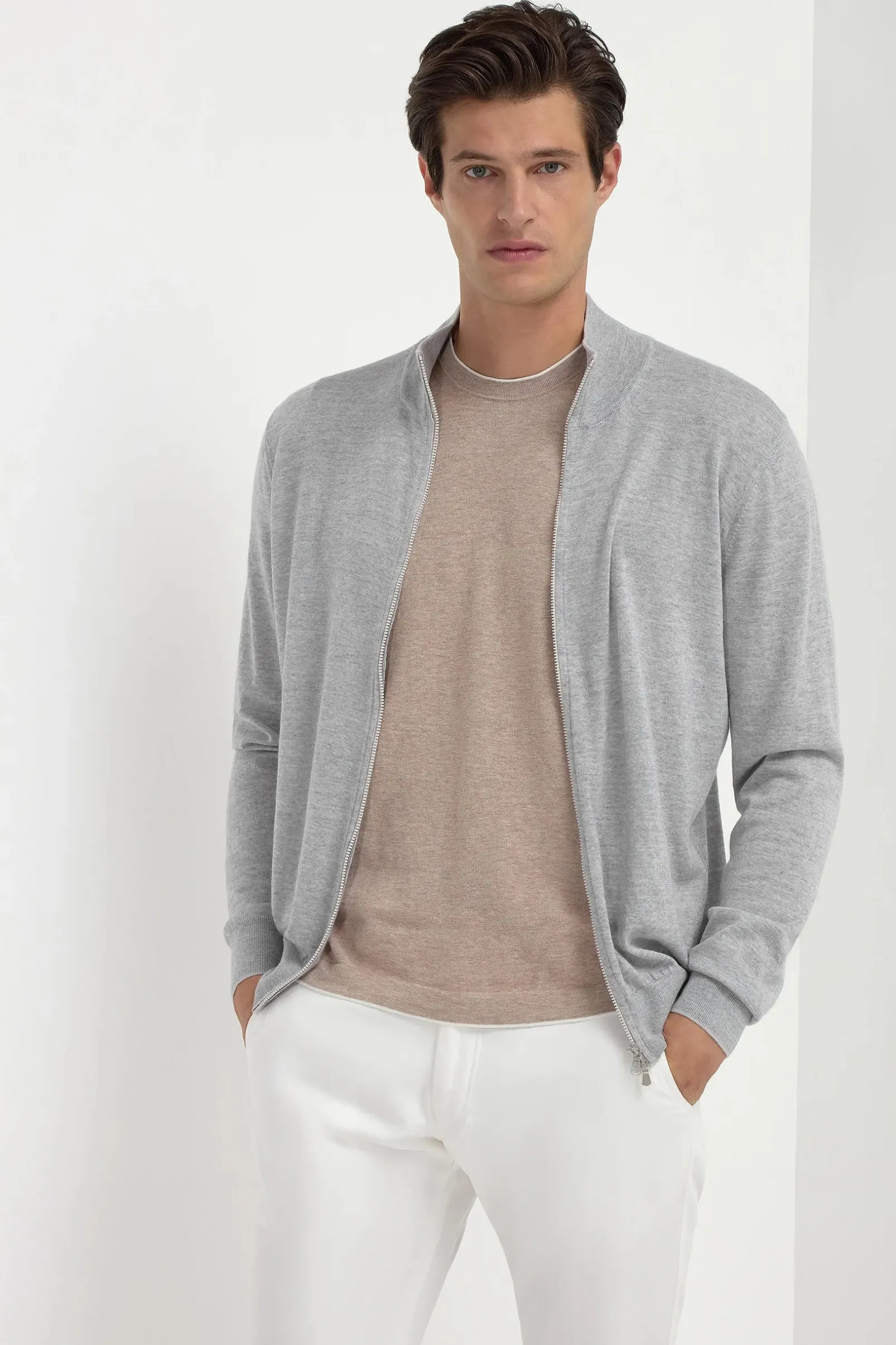 sky_grey_tasmanian_wool_f_3.webp Sky grey Tasmanian wool full zip cardigan - Made in Italy