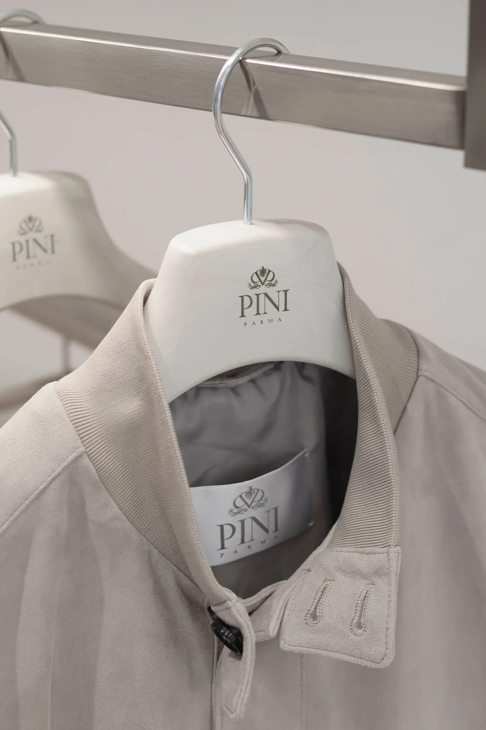 suit_hanger_1.webp Suit hanger